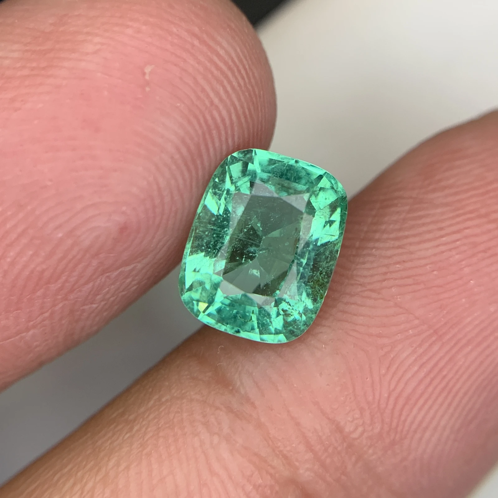 IGI Certified 3.14 ct Natural Panjshir Emerald Cushion Shape Loose Gemstone from Afghanistan — view 13