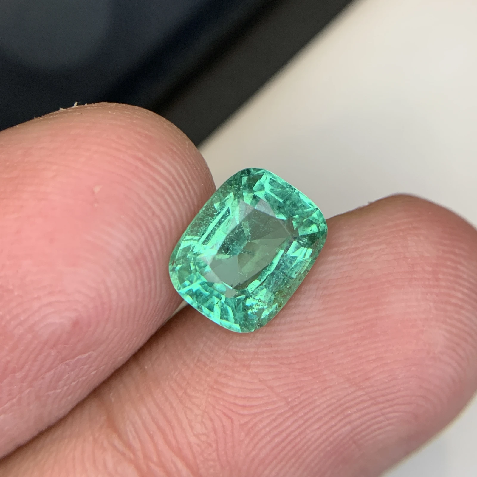 IGI Certified 3.14 ct Natural Panjshir Emerald Cushion Shape Loose Gemstone from Afghanistan — view 15