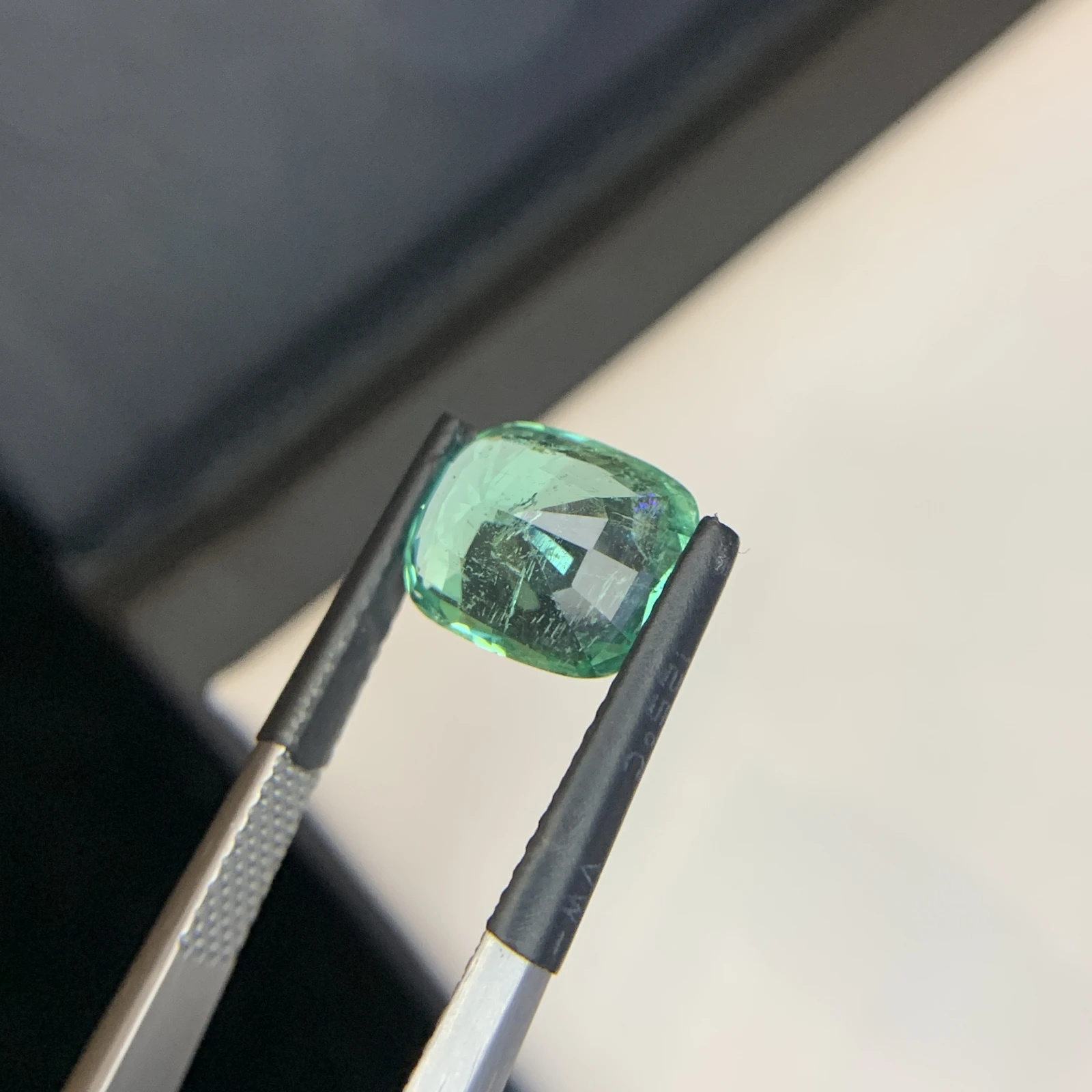 IGI Certified 3.14 ct Natural Panjshir Emerald Cushion Shape Loose Gemstone from Afghanistan — view 18