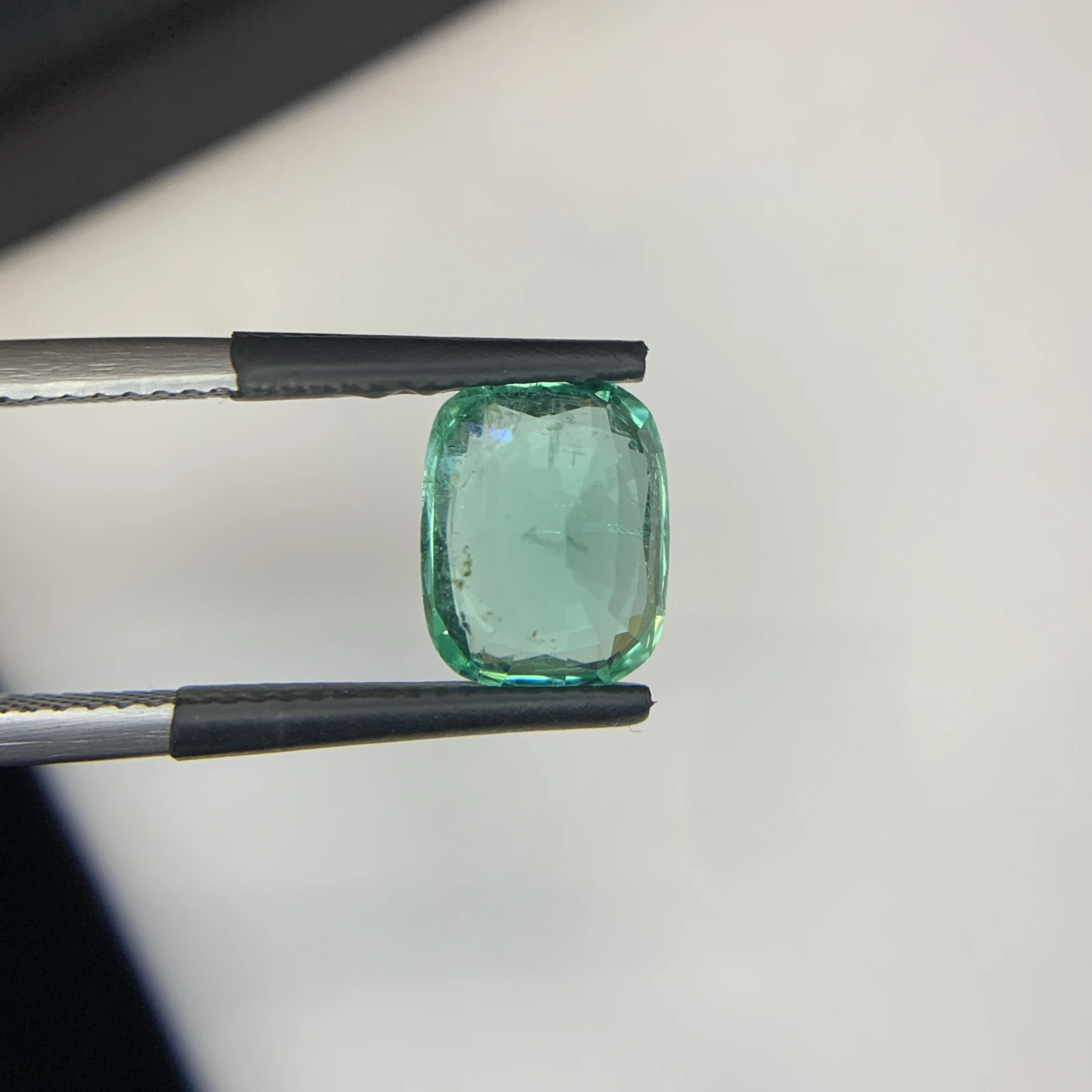 IGI Certified 3.14 ct Natural Panjshir Emerald Cushion Shape Loose Gemstone from Afghanistan — view 6