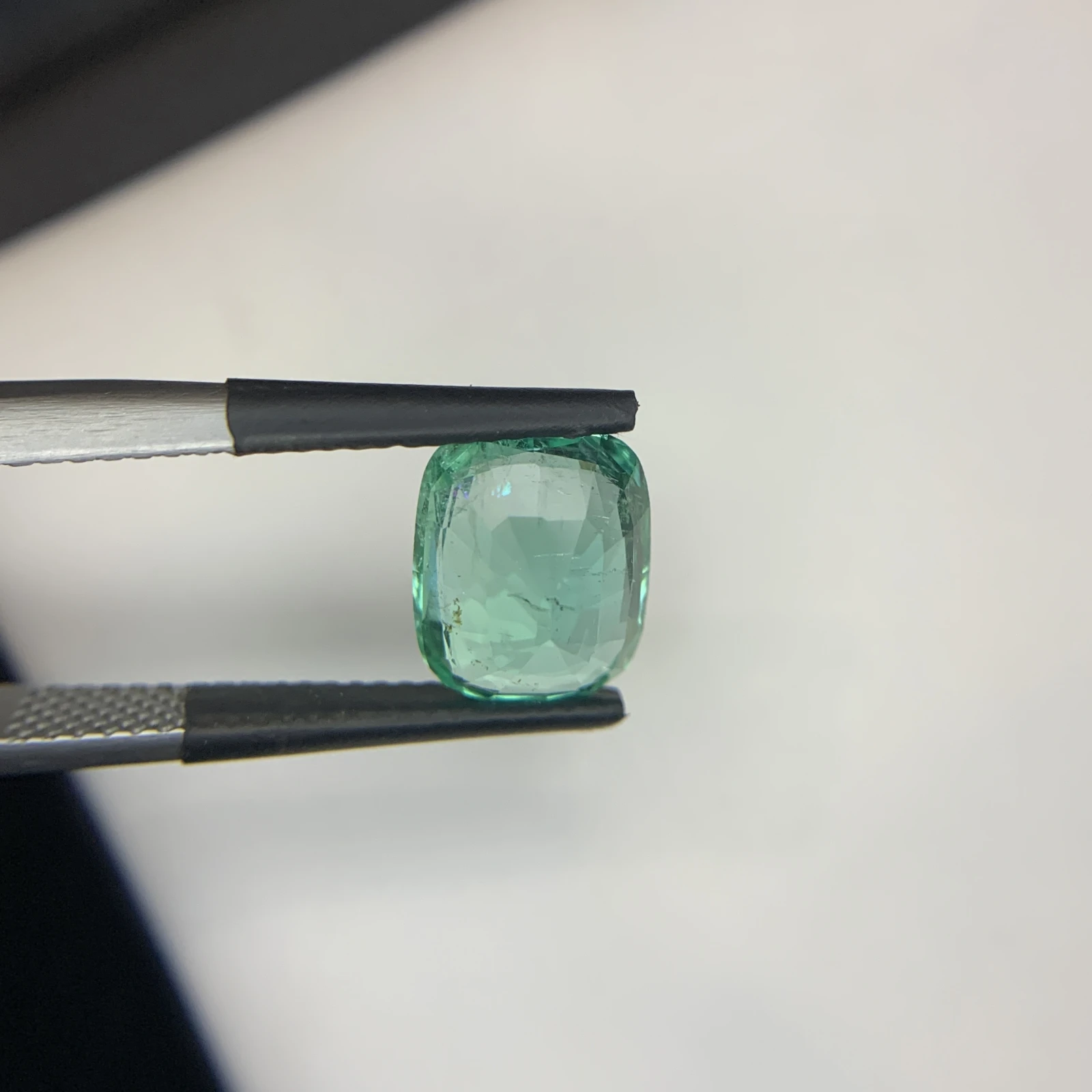 IGI Certified 3.14 ct Natural Panjshir Emerald Cushion Shape Loose Gemstone from Afghanistan — view 8