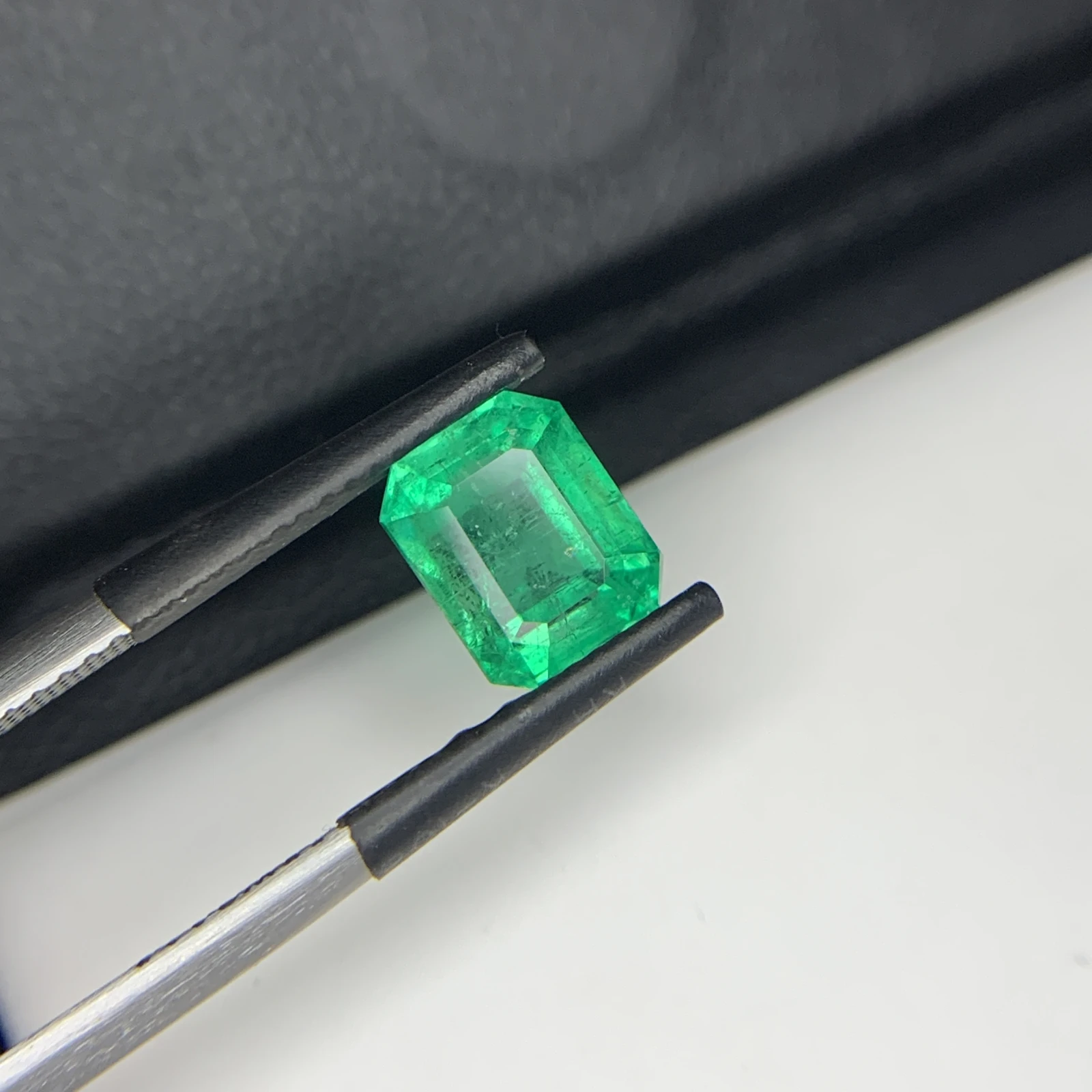IGI Certified 2.76 ct Natural Panjshir Octagon Shape Loose Gemstone from Afghanistan — view 2