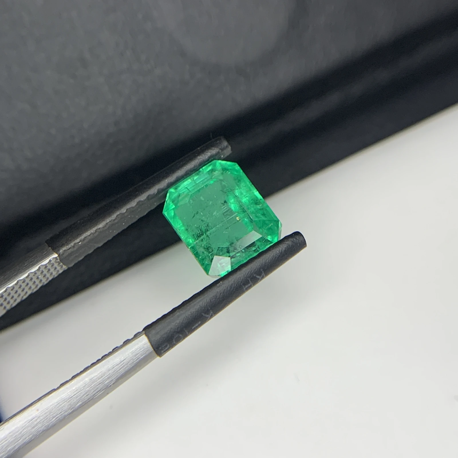 IGI Certified 2.76 ct Natural Panjshir Octagon Shape Loose Gemstone from Afghanistan — view 3