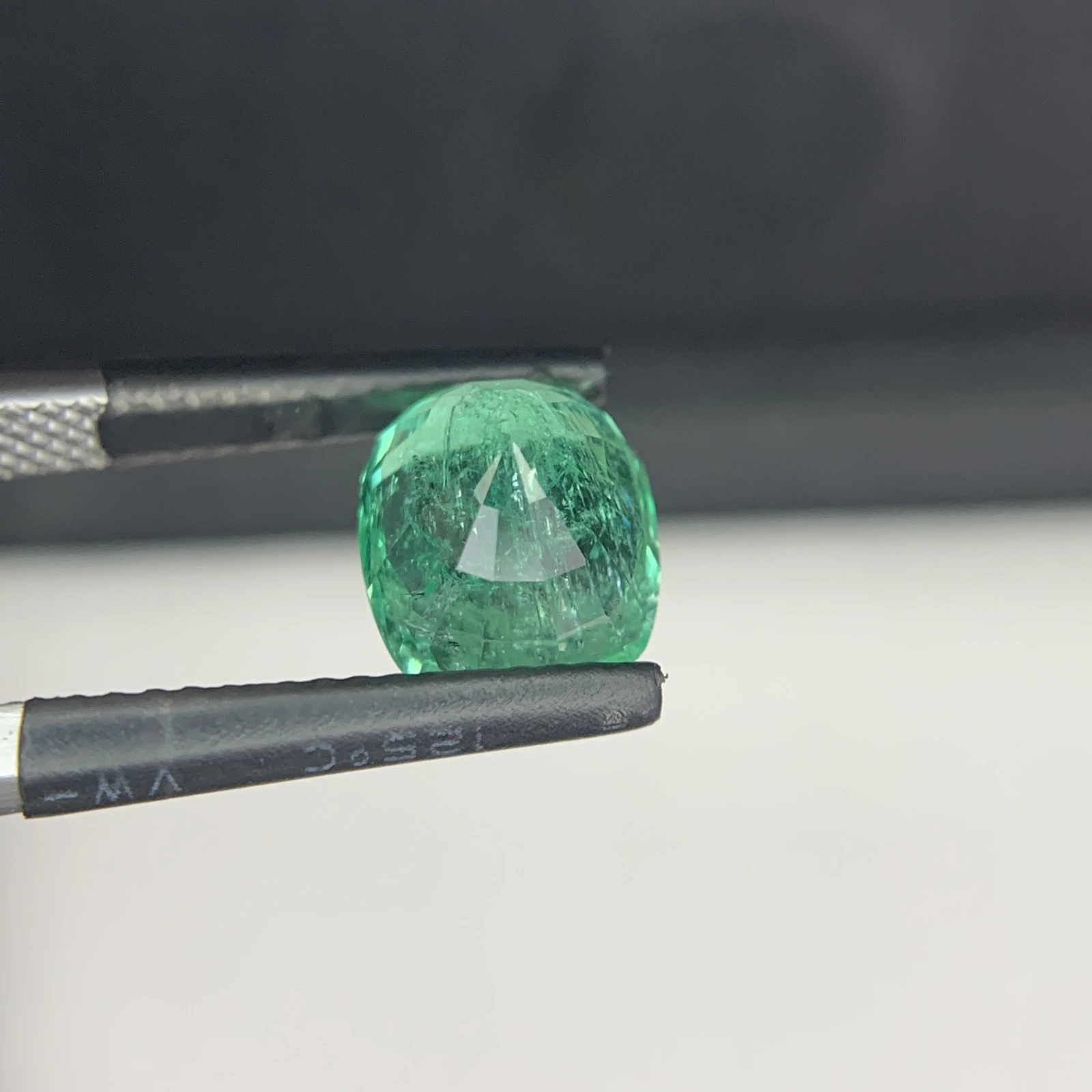 IGI Certified 2.55 ct Natural Panjshir Emerald Cushion Shape Loose Gemstone from Afghanistan — view 19