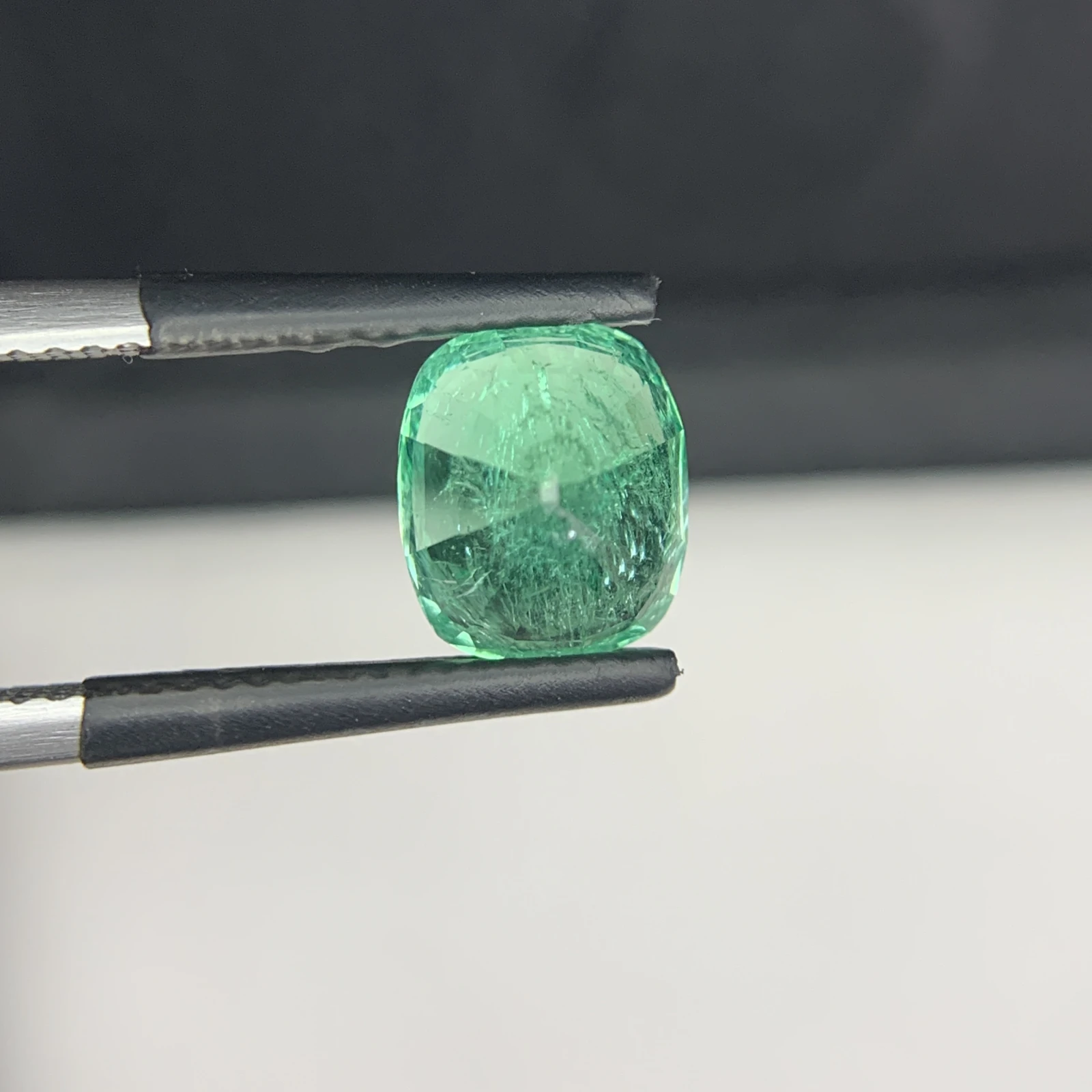 IGI Certified 2.55 ct Natural Panjshir Emerald Cushion Shape Loose Gemstone from Afghanistan — view 20