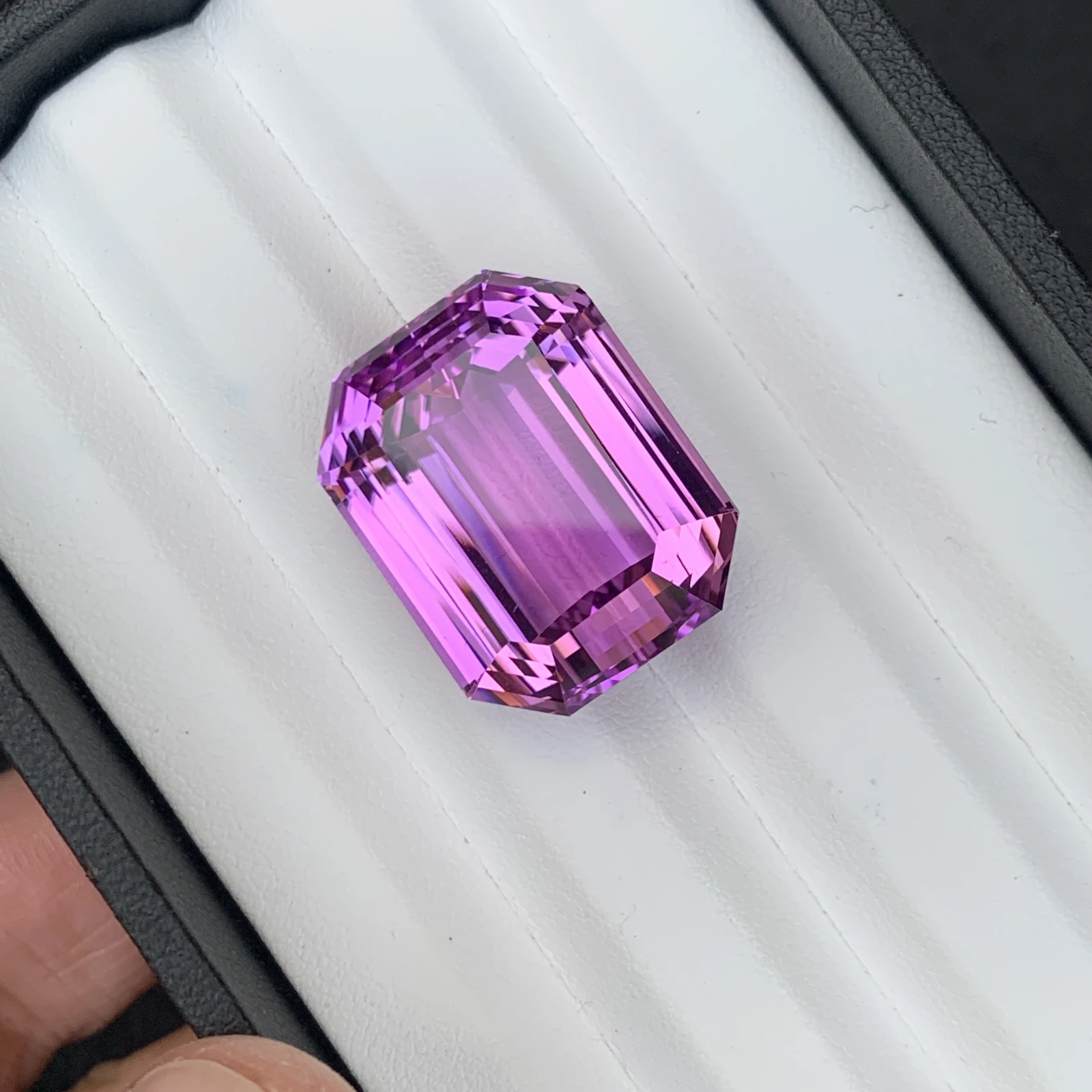 Natural Purple Kunzite 62.40 Carat Faceted Emerald Loose Gemstone — view 3