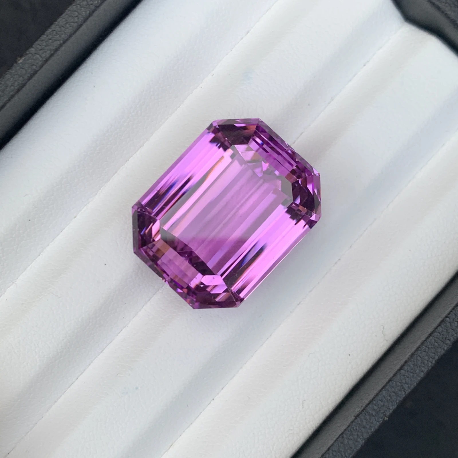 Natural Purple Kunzite 62.40 Carat Faceted Emerald Loose Gemstone — view 4