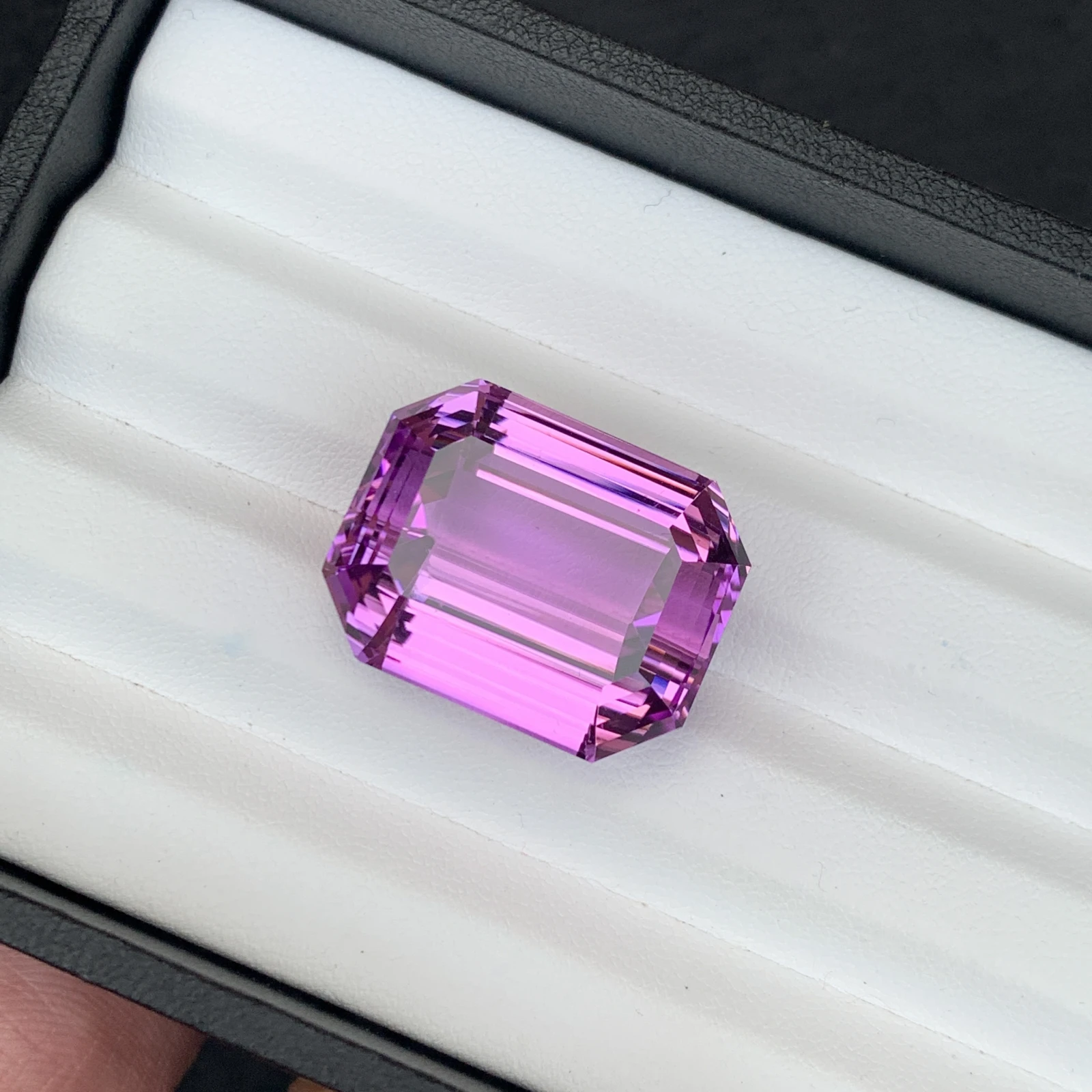 Natural Purple Kunzite 62.40 Carat Faceted Emerald Loose Gemstone — view 7