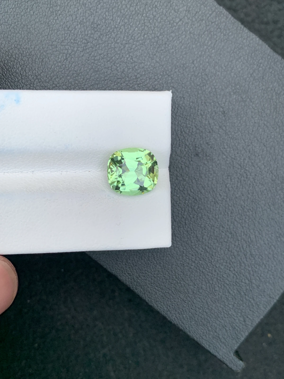 5.20 ct Natural Mint Green Peridot Cushion Shape Loose Gemstone from Supat Valley Pakistan — view 7