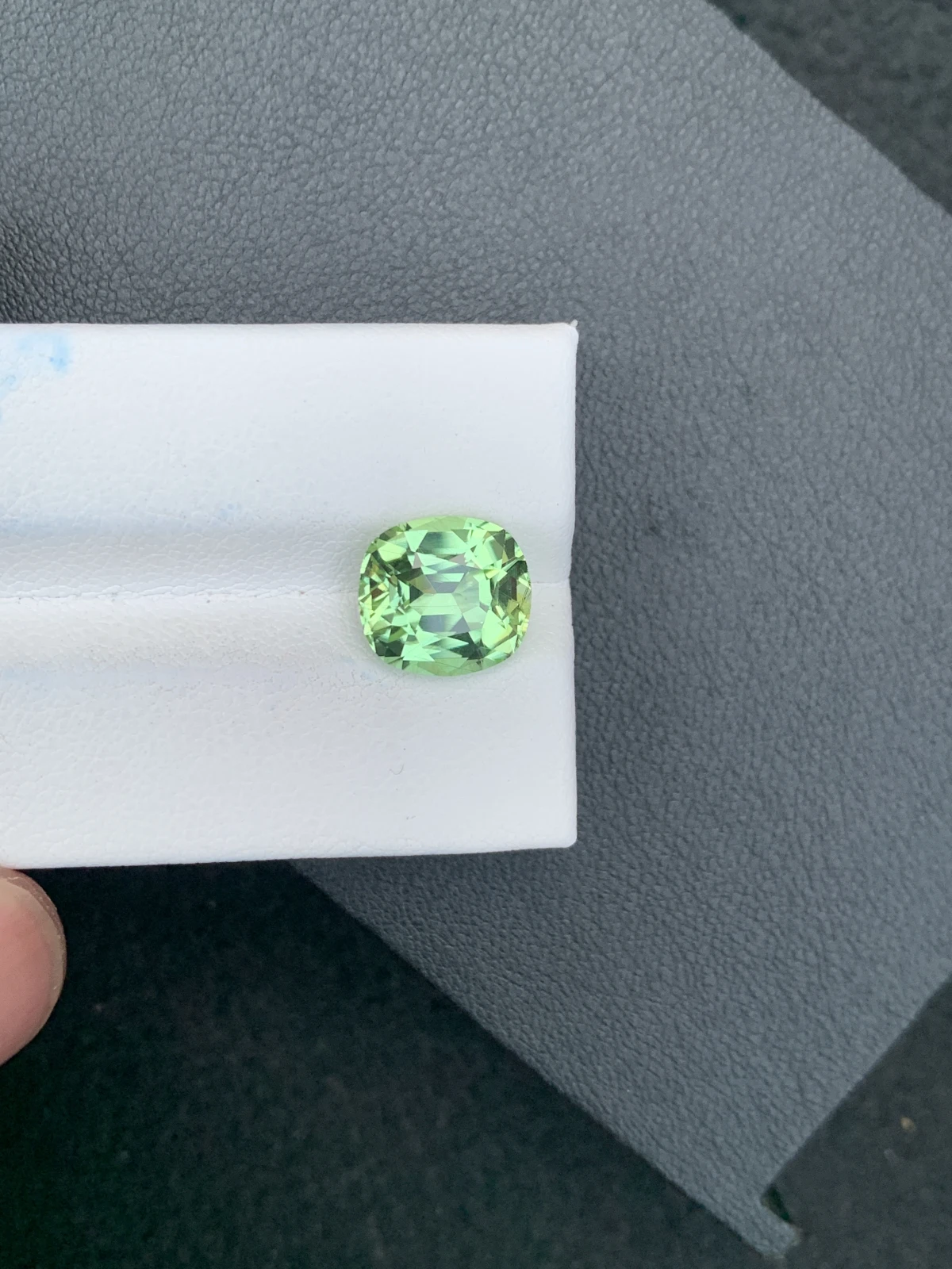 5.20 ct Natural Mint Green Peridot Cushion Shape Loose Gemstone from Supat Valley Pakistan — view 8
