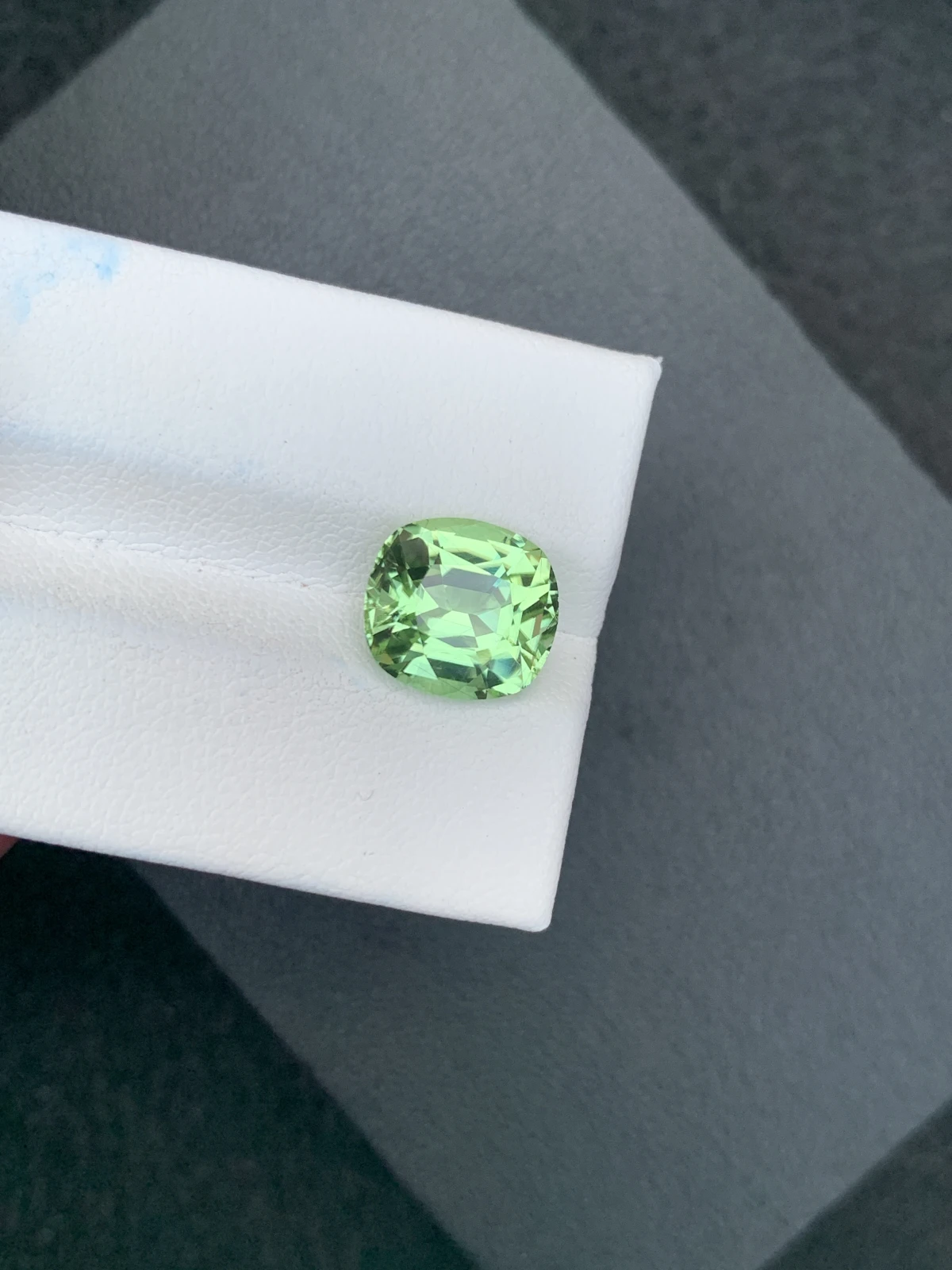 5.20 ct Natural Mint Green Peridot Cushion Shape Loose Gemstone from Supat Valley Pakistan — view 10
