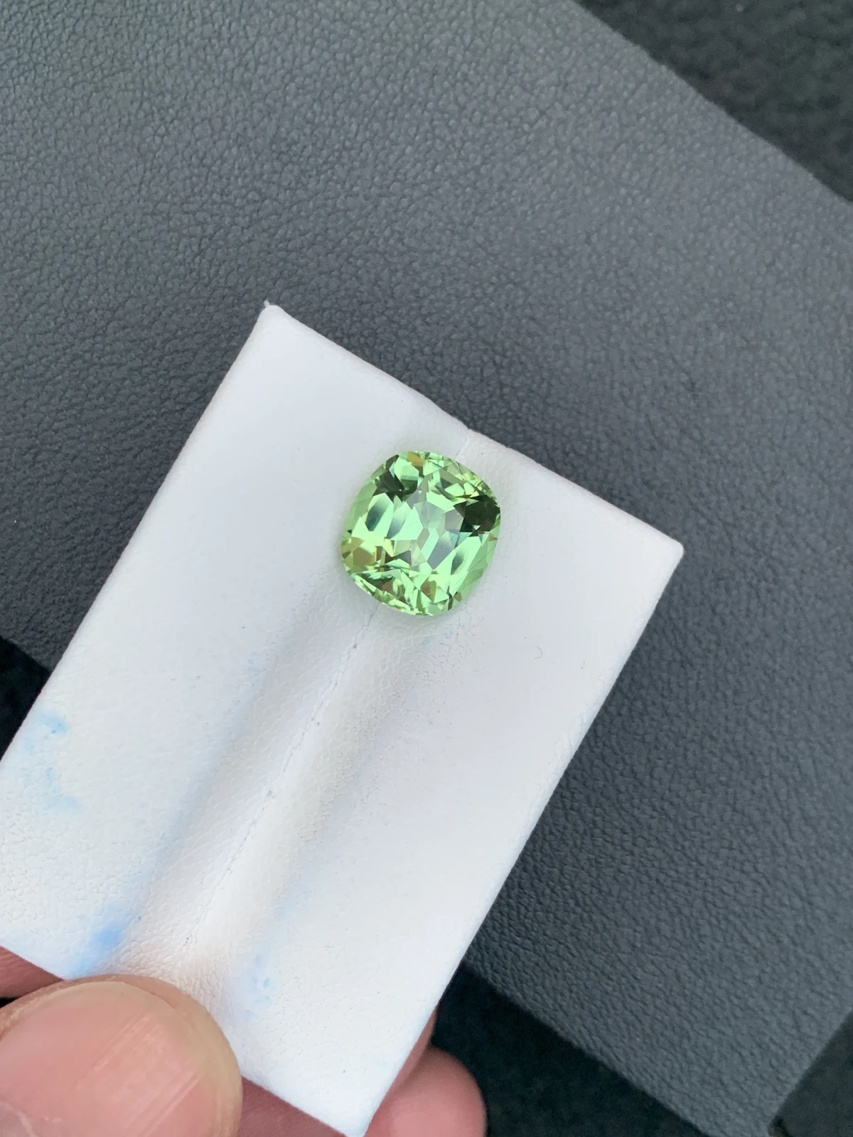 5.20 ct Natural Mint Green Peridot Cushion Shape Loose Gemstone from Supat Valley Pakistan — view 4