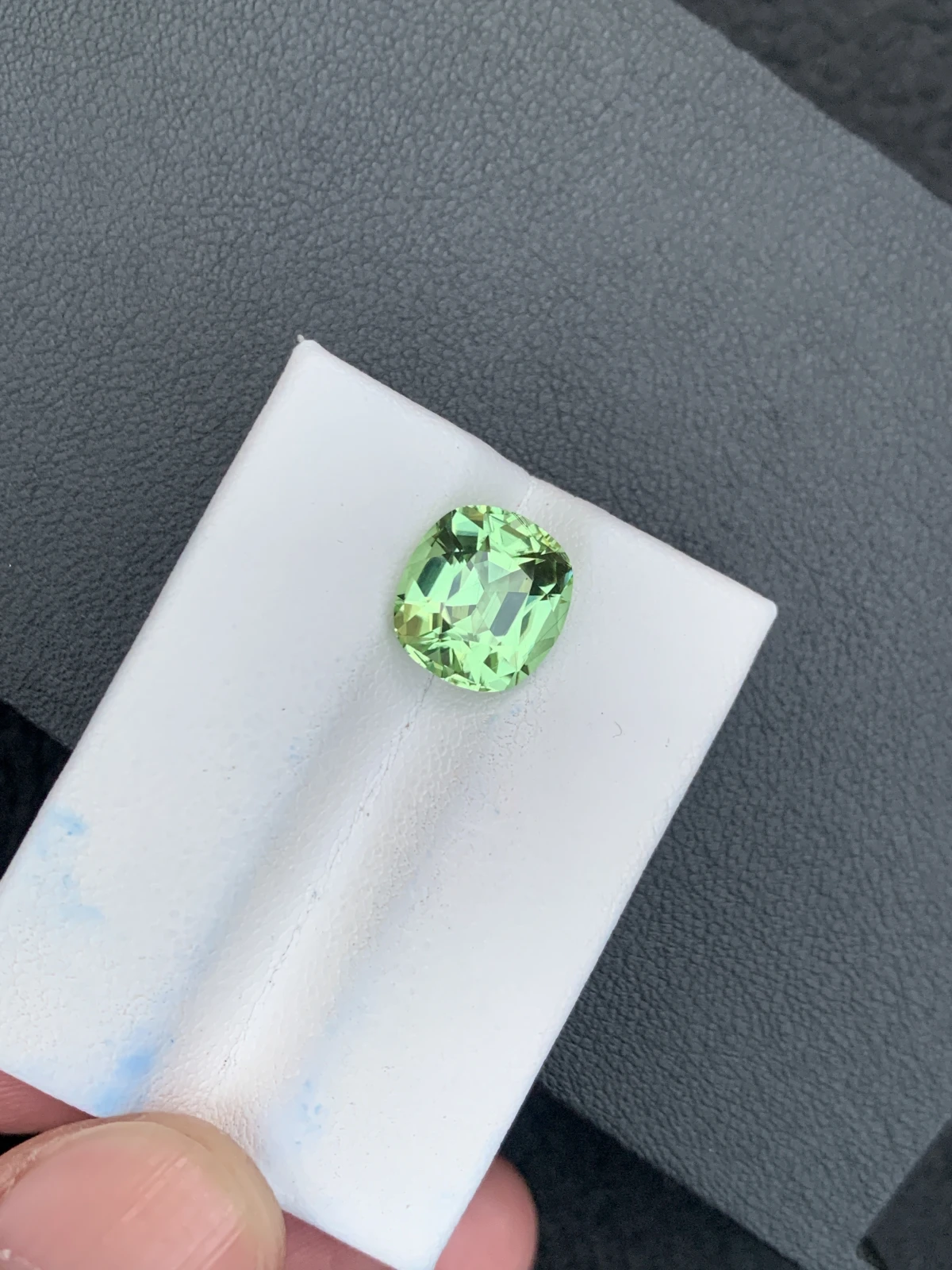 5.20 ct Natural Mint Green Peridot Cushion Shape Loose Gemstone from Supat Valley Pakistan — view 5