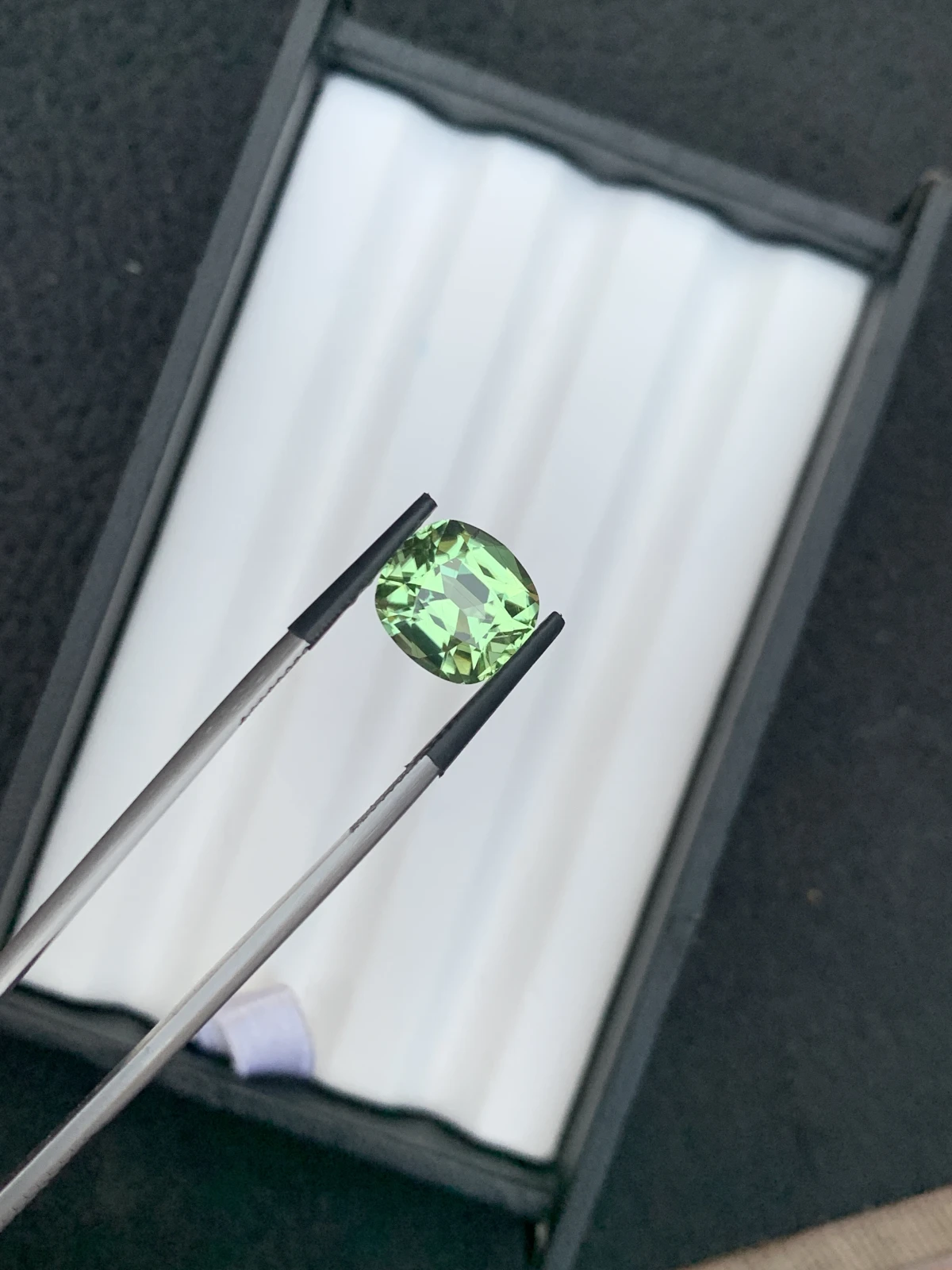 5.20 ct Natural Mint Green Peridot Cushion Shape Loose Gemstone from Supat Valley Pakistan — view 1