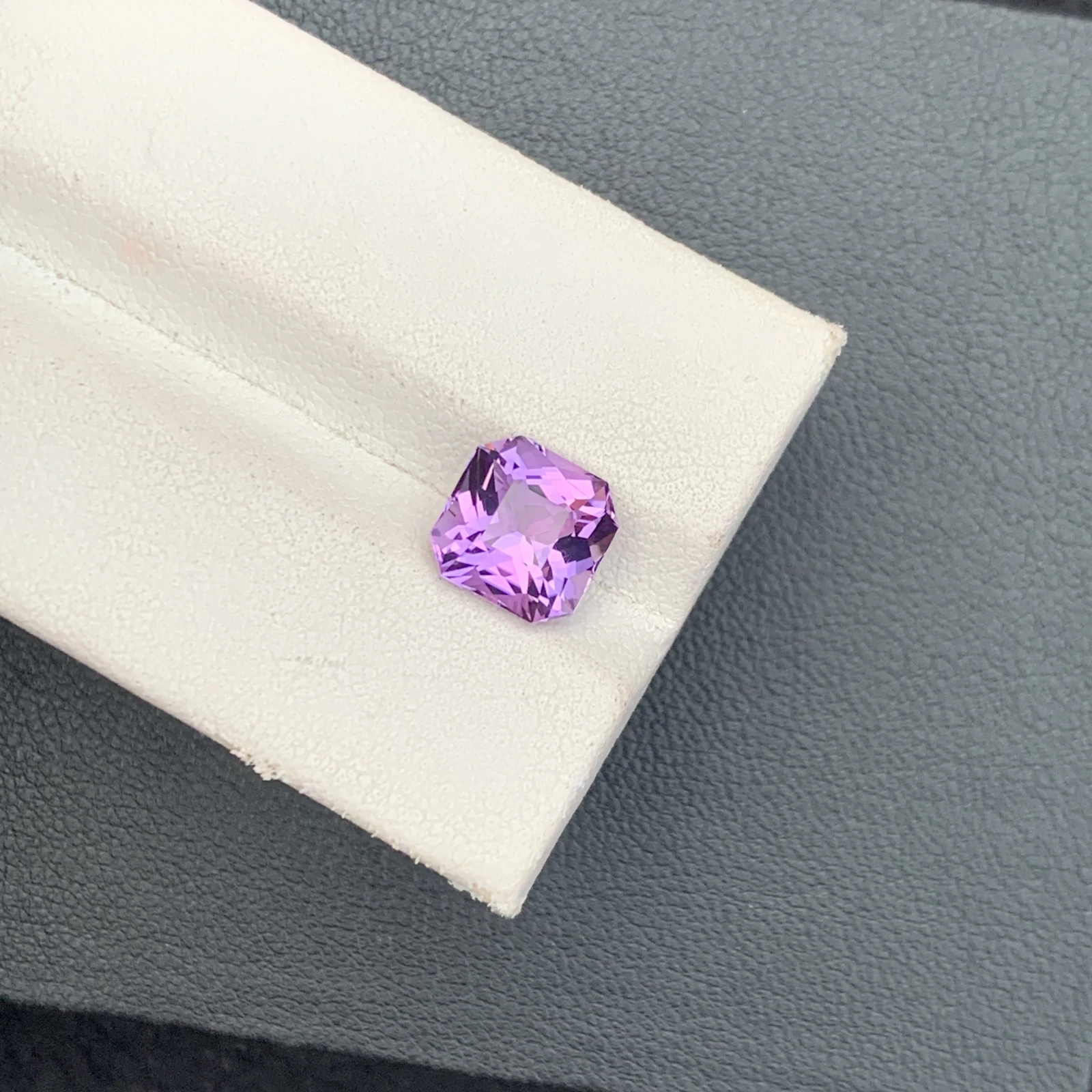 Natural Purple Amethyst 2.37 Carat Faceted Fancy Cut Octagon Shape Loose Gemstone — view 9