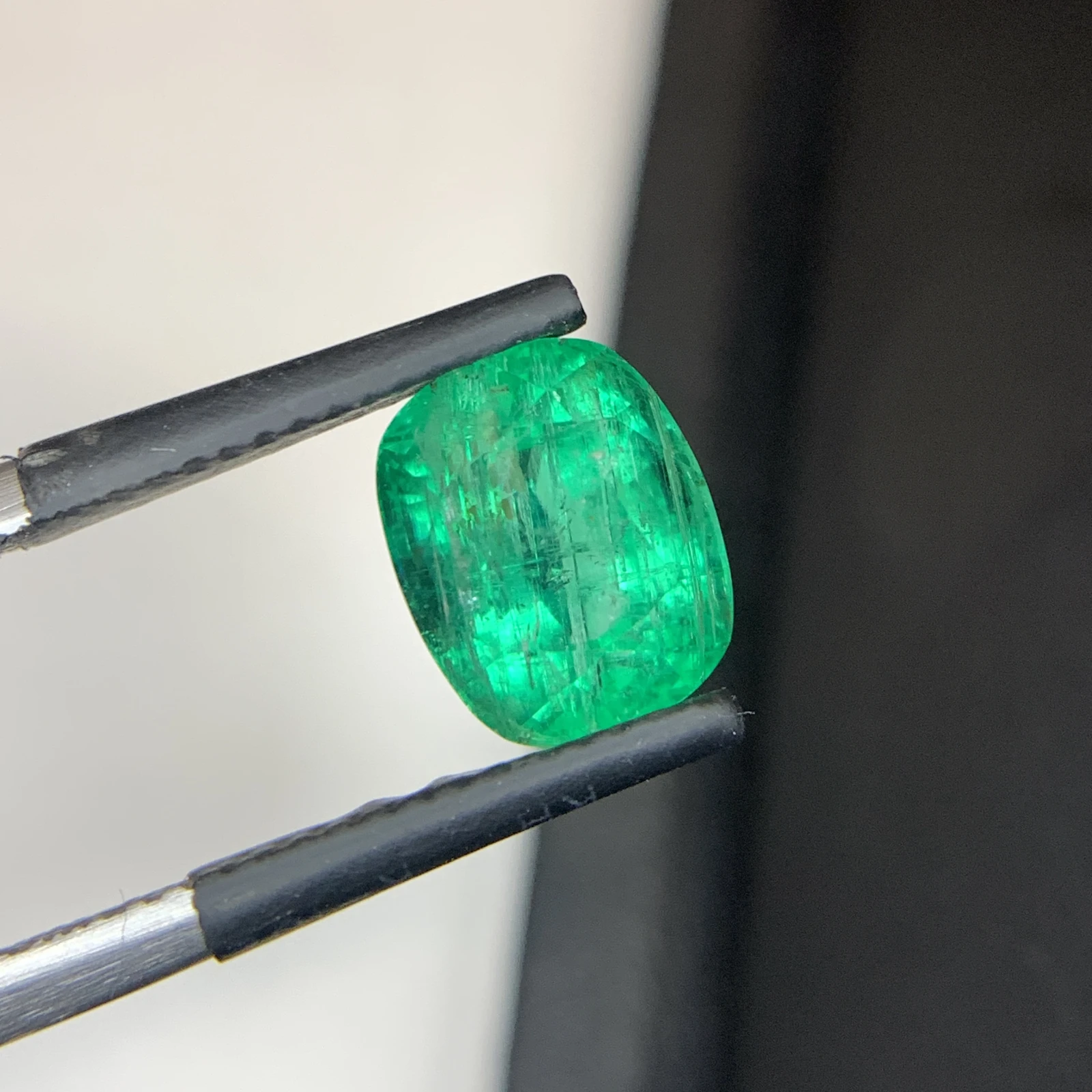 Natural Green Emerald 3.23 Carat Cushion Shape Faceted Loose Gemstone — view 2