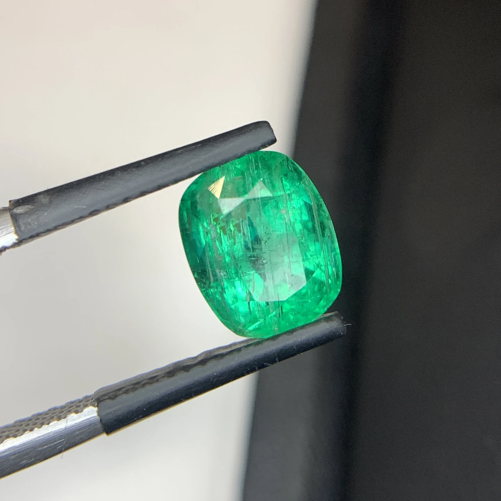 Natural Green Emerald 3.23 Carat Cushion Shape Faceted Loose Gemstone — view 3