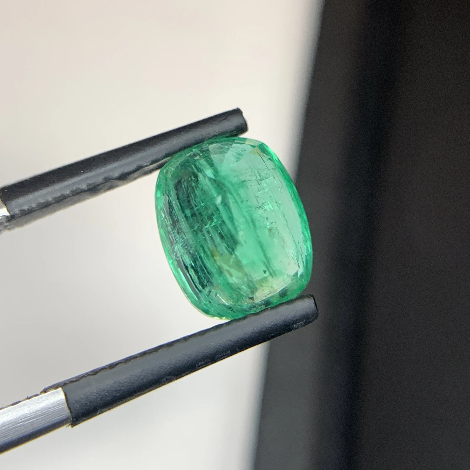 Natural Green Emerald 3.23 Carat Cushion Shape Faceted Loose Gemstone — view 4