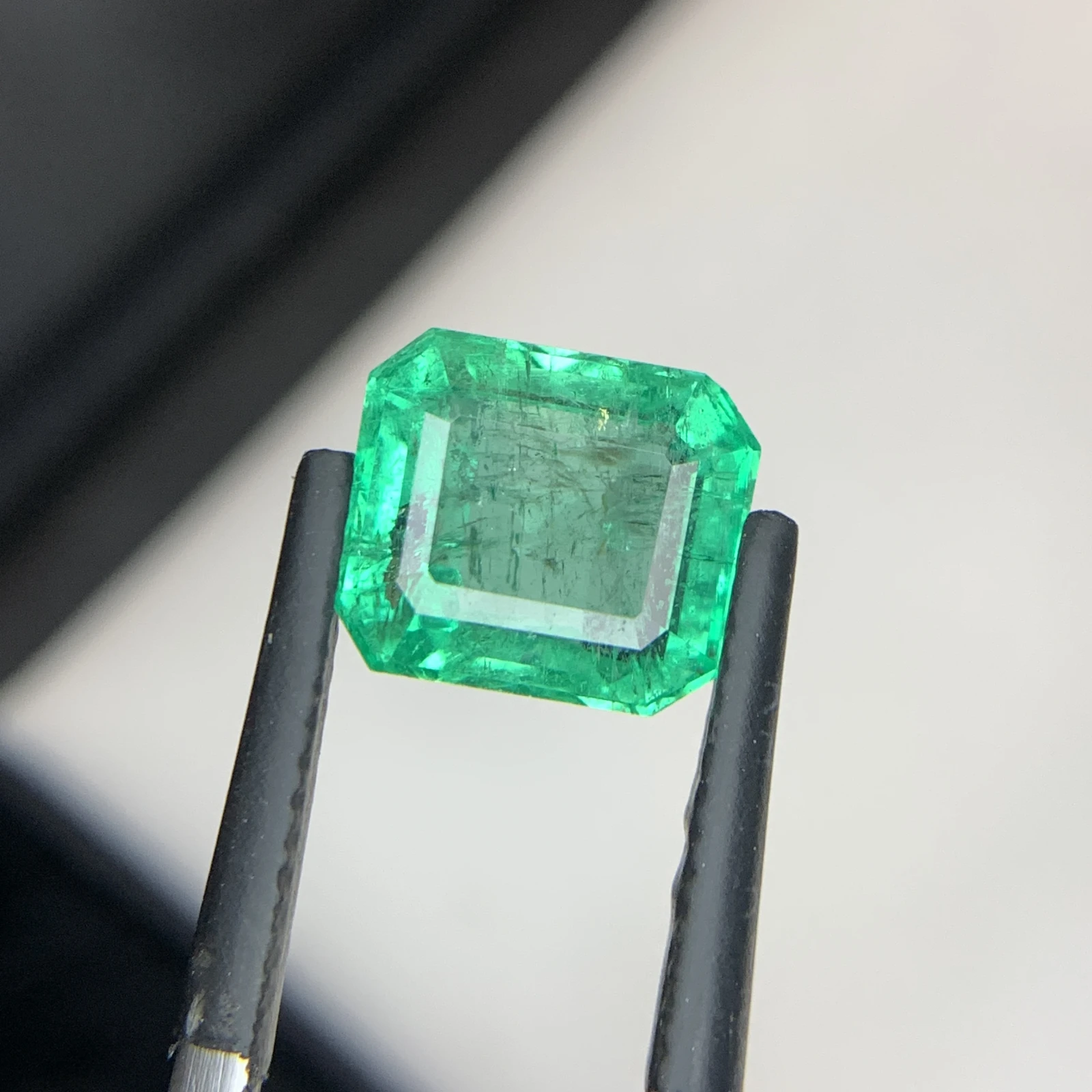 Natural Green Emerald 3.43 Carat Faceted Emerald Cut Shape Loose Gemstone For Jewelry — view 6