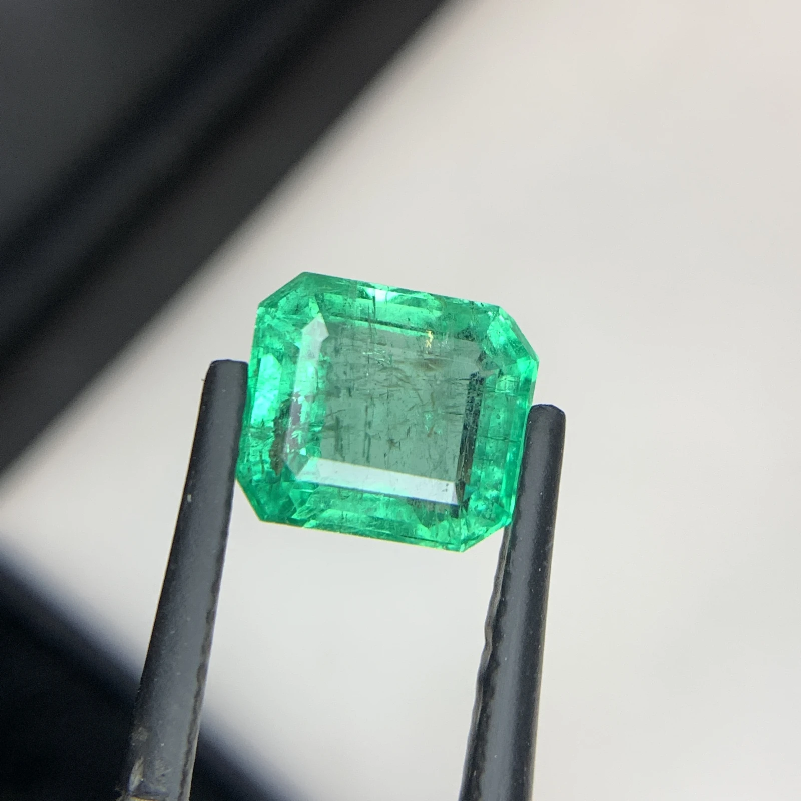 Natural Green Emerald 3.43 Carat Faceted Emerald Cut Shape Loose Gemstone For Jewelry — view 8