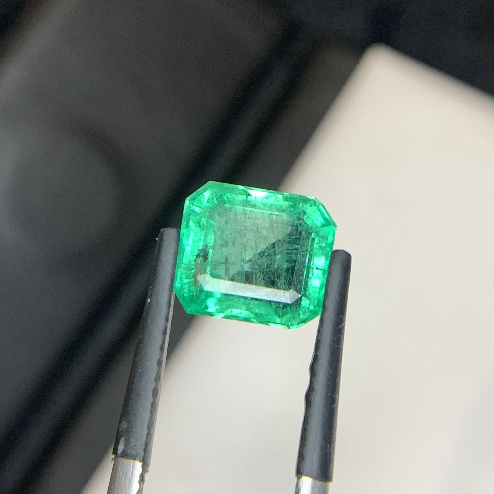 Natural Green Emerald 3.43 Carat Faceted Emerald Cut Shape Loose Gemstone For Jewelry — view 9