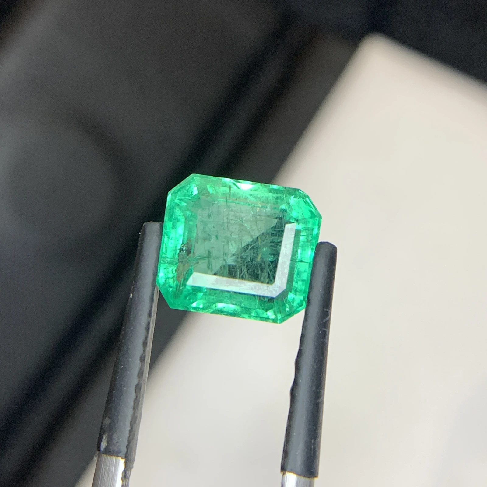 Natural Green Emerald 3.43 Carat Faceted Emerald Cut Shape Loose Gemstone For Jewelry — view 10