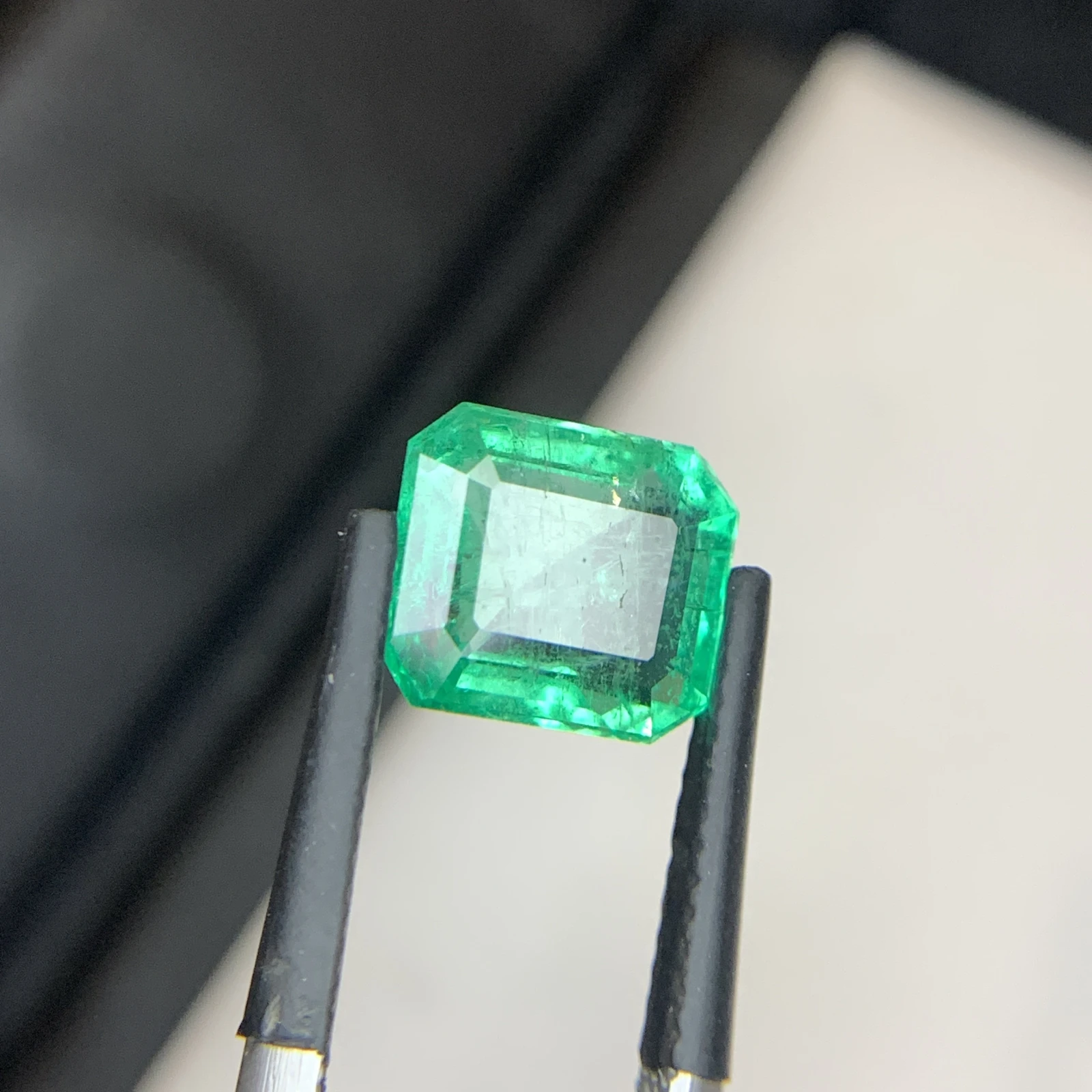 Natural Green Emerald 3.43 Carat Faceted Emerald Cut Shape Loose Gemstone For Jewelry — view 11