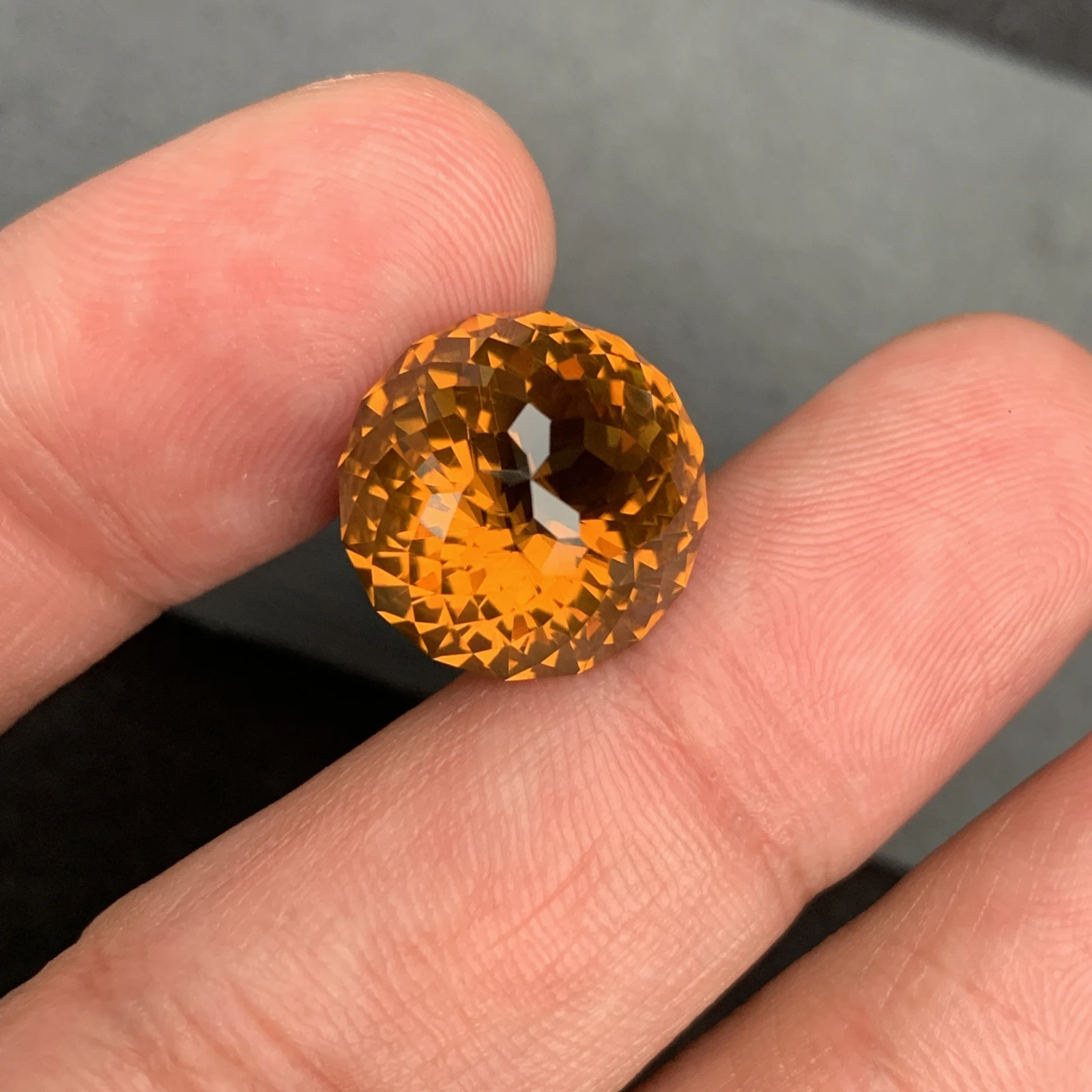 Natural 16.30 Carat Round Cut Citrine Gemstone: Amber Jewelry Piece — view 2