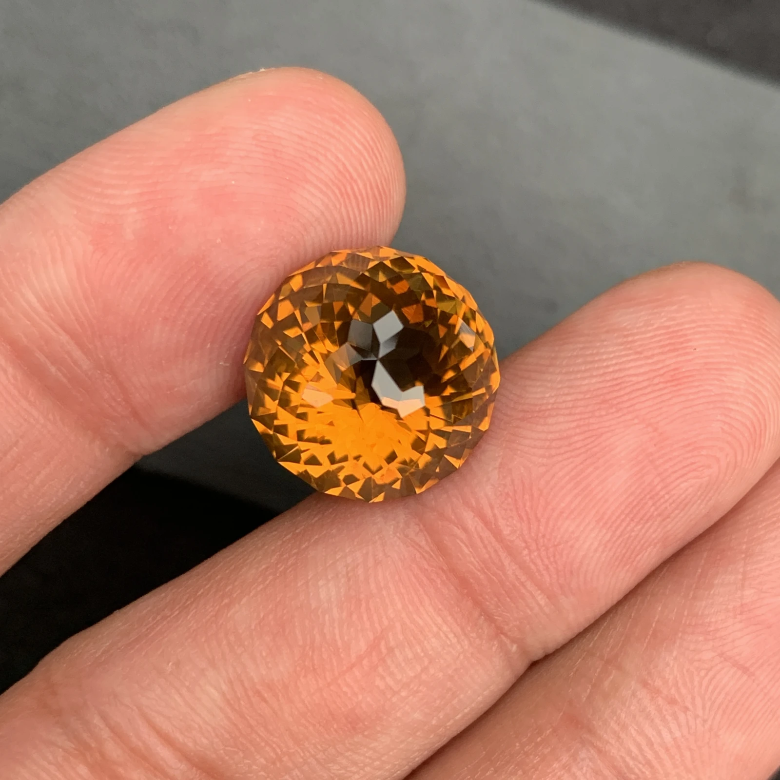 Natural 16.30 Carat Round Cut Citrine Gemstone: Amber Jewelry Piece — view 4