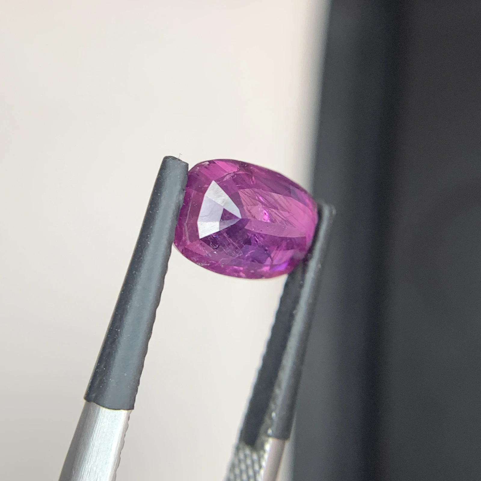 Natural Kashmir Sapphire 2.40 Carat Cushion Shape Faceted Loose Gemstone — view 8