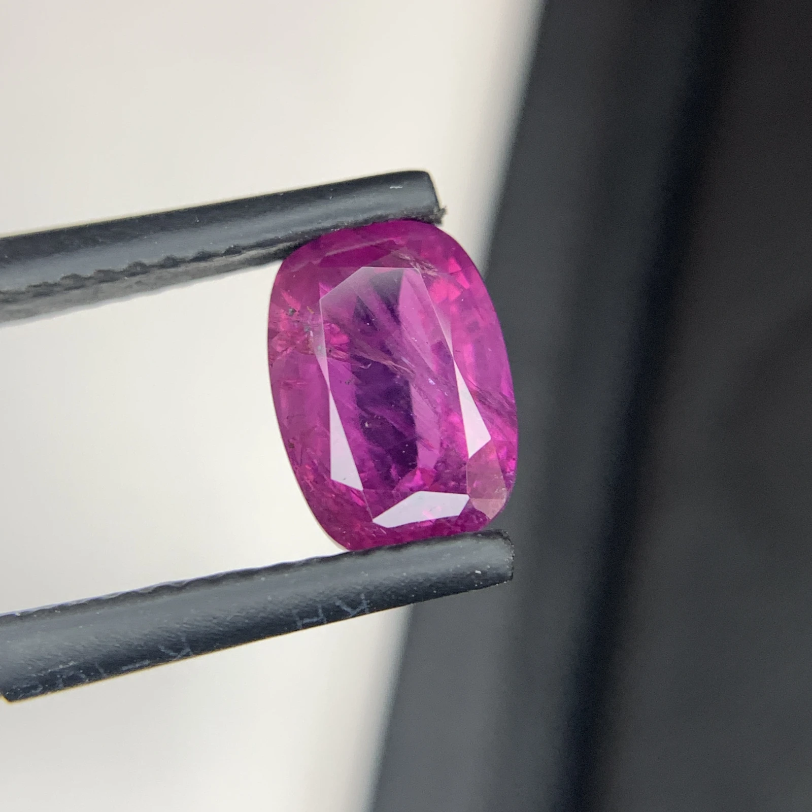 Natural Kashmir Sapphire 2.40 Carat Cushion Shape Faceted Loose Gemstone — view 10