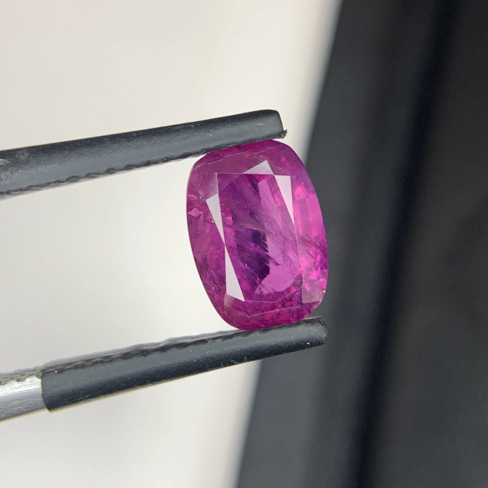 Natural Kashmir Sapphire 2.40 Carat Cushion Shape Faceted Loose Gemstone — view 11