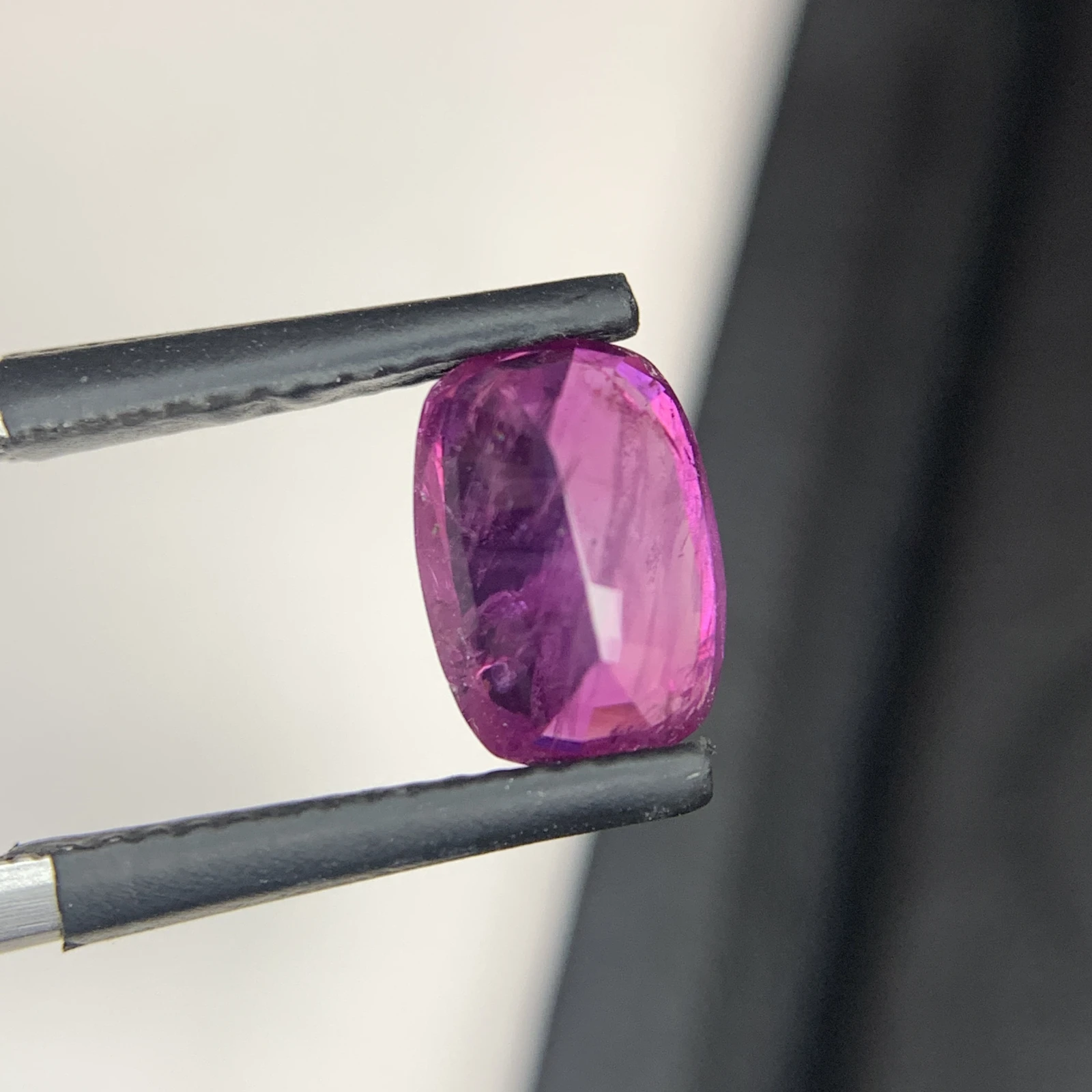 Natural Kashmir Sapphire 2.40 Carat Cushion Shape Faceted Loose Gemstone — view 13