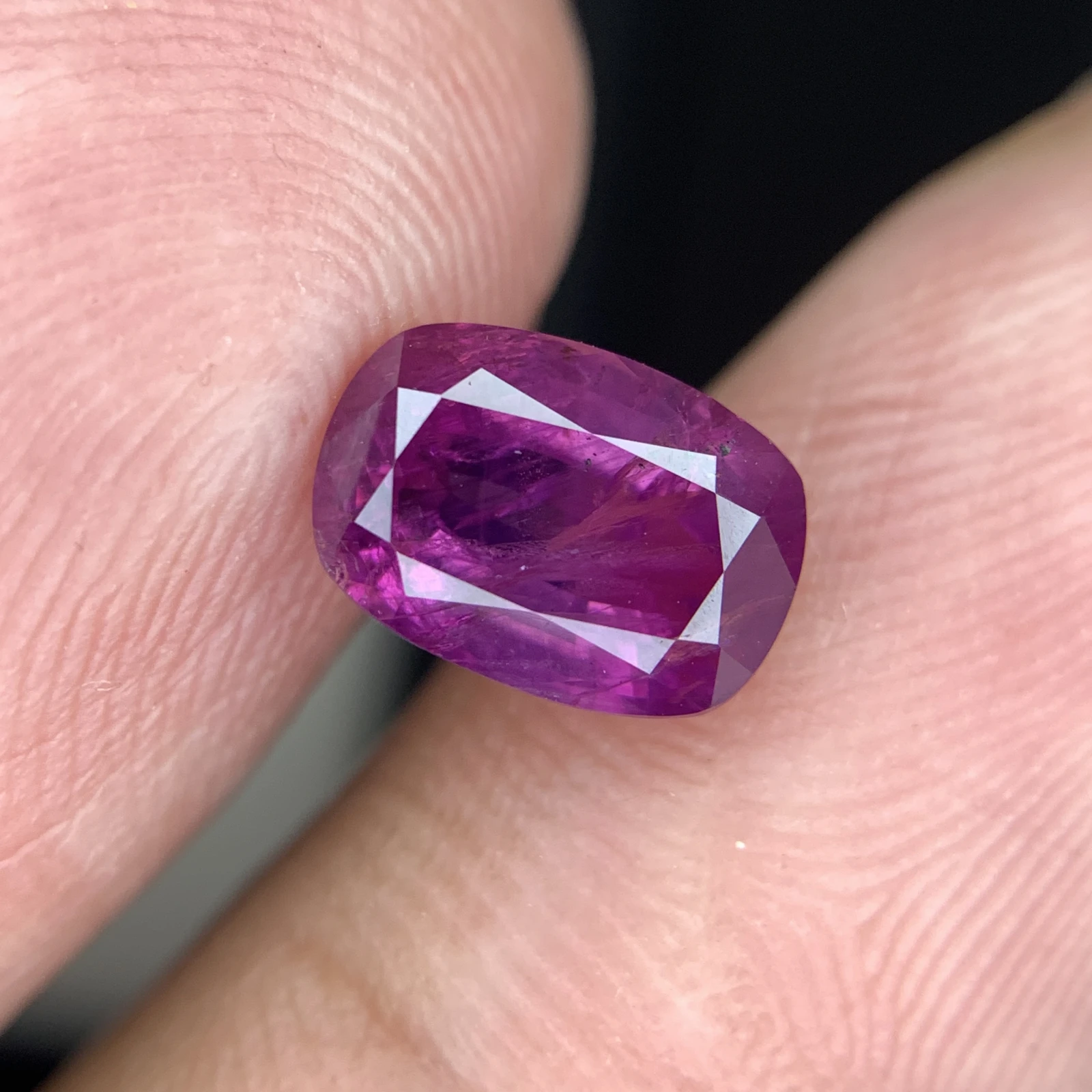 Natural Kashmir Sapphire 2.40 Carat Cushion Shape Faceted Loose Gemstone — view 15