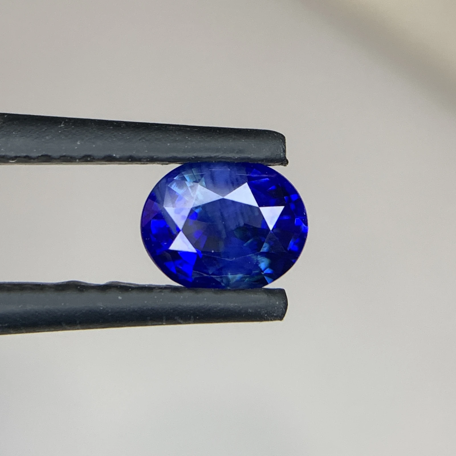 Natural Royal Blue Sapphire 1.26 carat Oval Shape Loose Gemstone Certified by GFCO — view 2