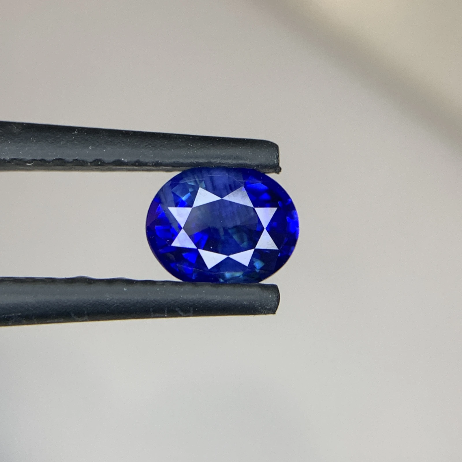 Natural Royal Blue Sapphire 1.26 carat Oval Shape Loose Gemstone Certified by GFCO — view 1