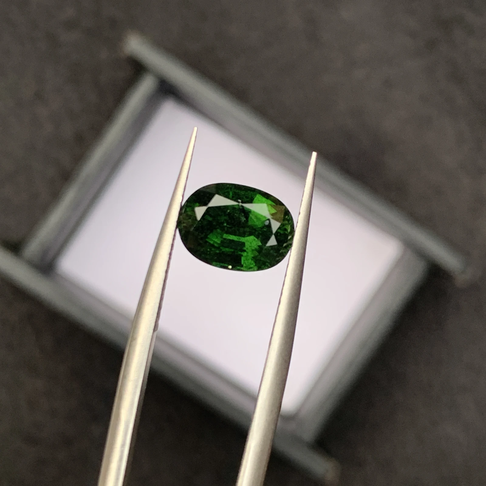 Natural Tsavorite Garnet 2.09 carat, Vivid Green Gemstone For Fine Jewelry Making — view 7