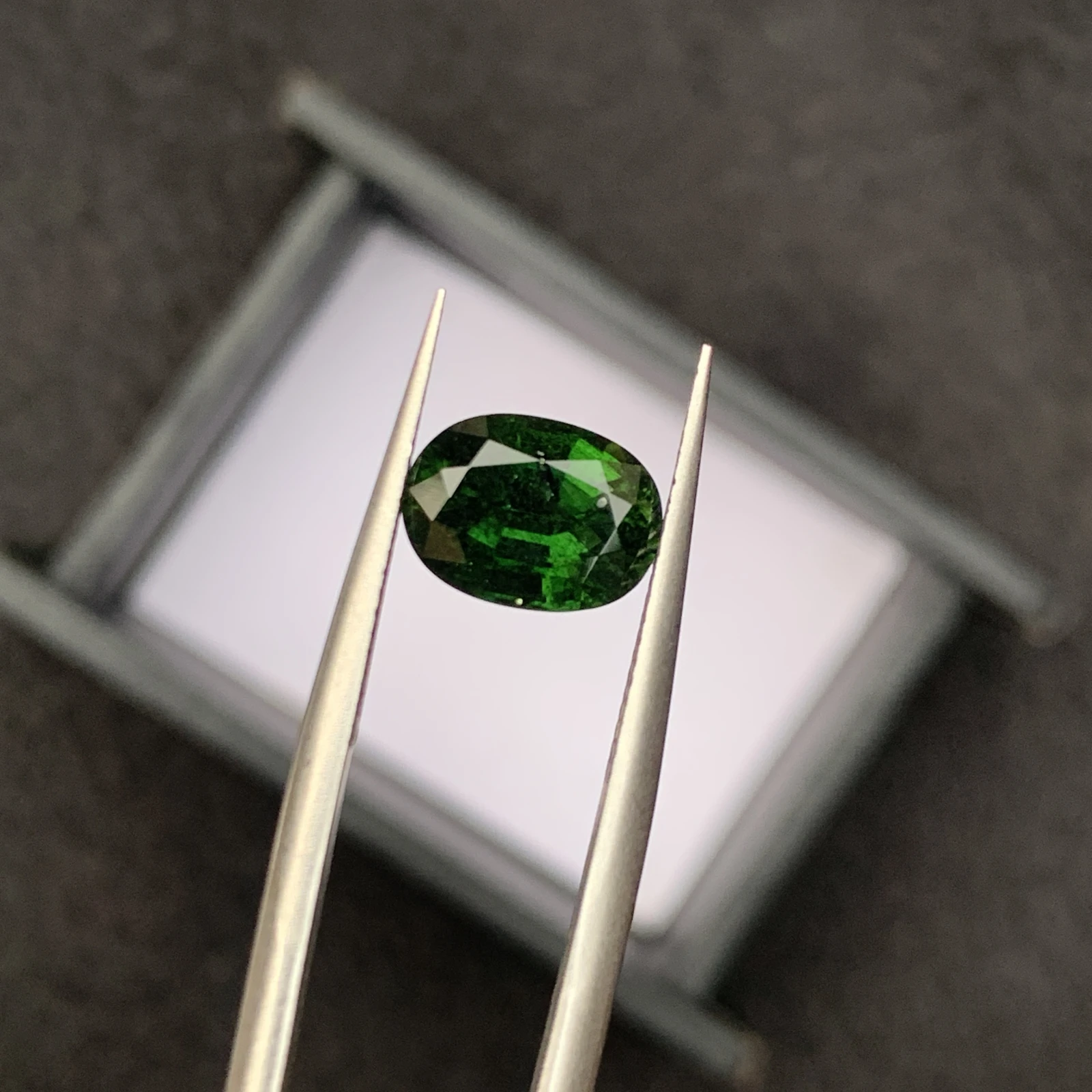 Natural Tsavorite Garnet 2.09 carat, Vivid Green Gemstone For Fine Jewelry Making — view 8