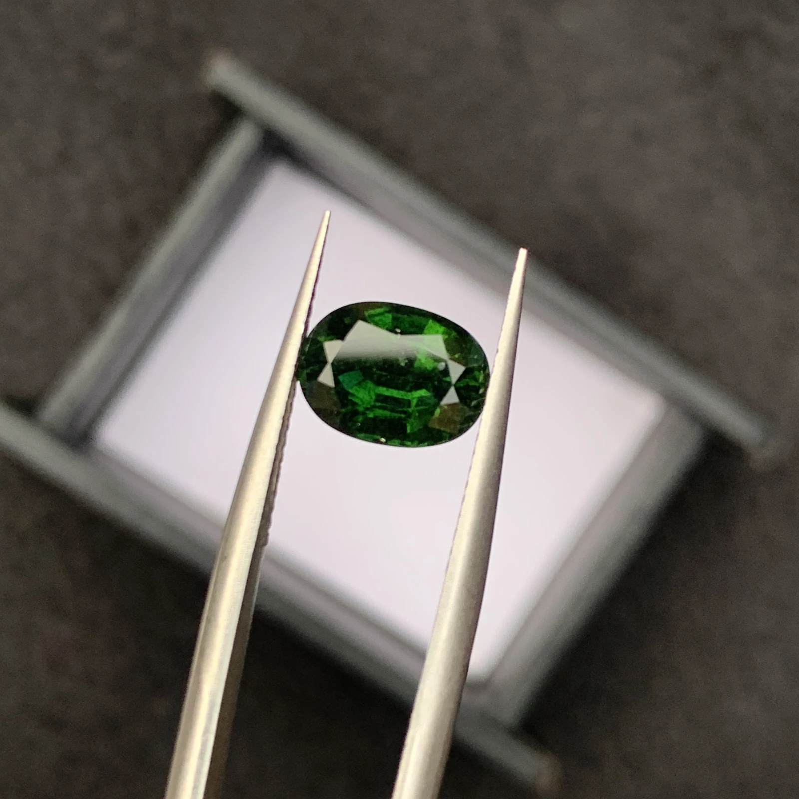 Natural Tsavorite Garnet 2.09 carat, Vivid Green Gemstone For Fine Jewelry Making — view 9