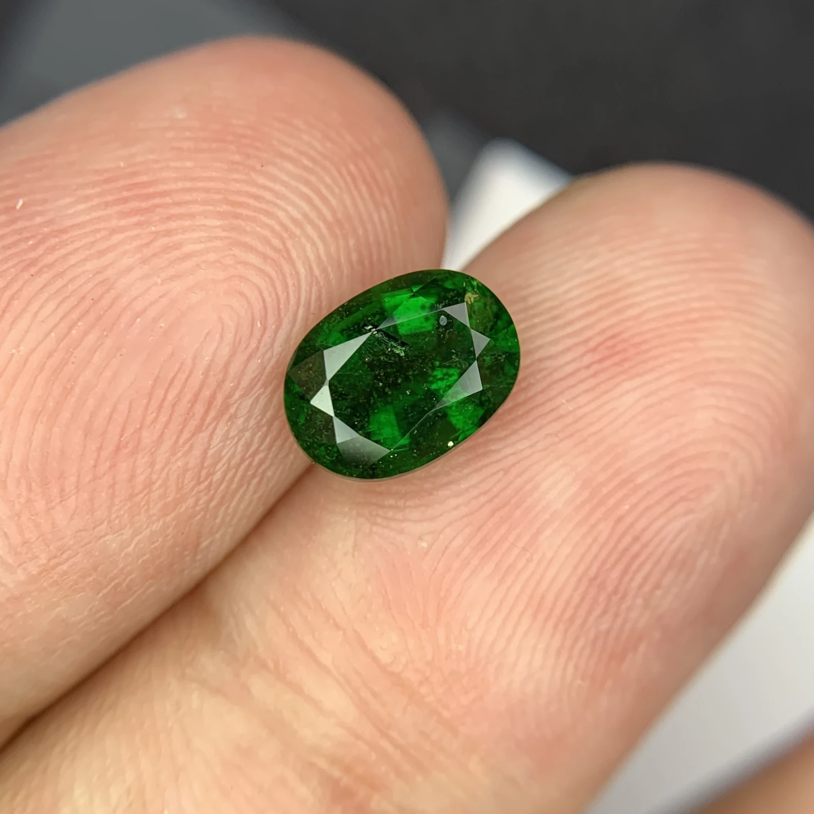 Natural Tsavorite Garnet 2.09 carat, Vivid Green Gemstone For Fine Jewelry Making — view 2