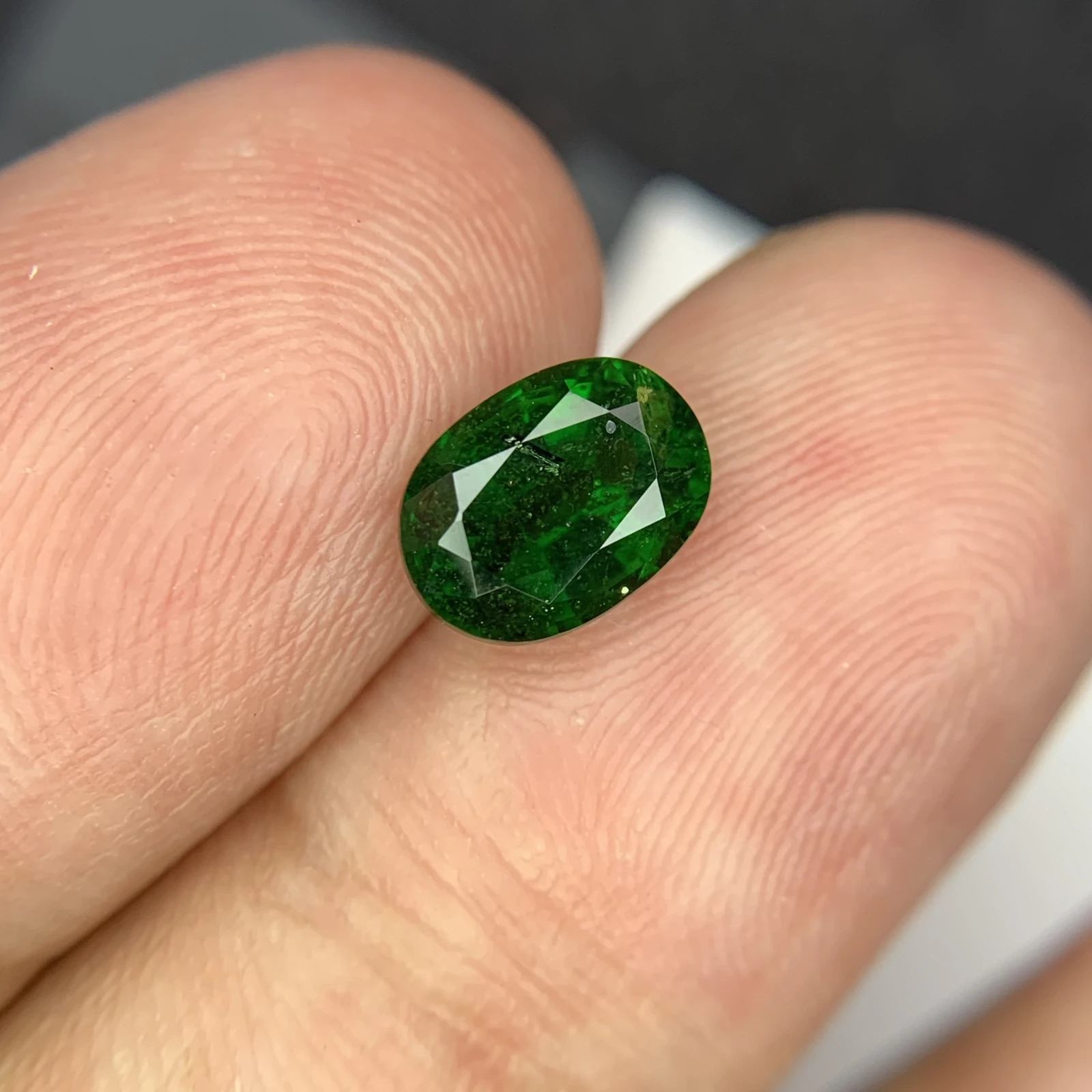 Natural Tsavorite Garnet 2.09 carat, Vivid Green Gemstone For Fine Jewelry Making — view 4