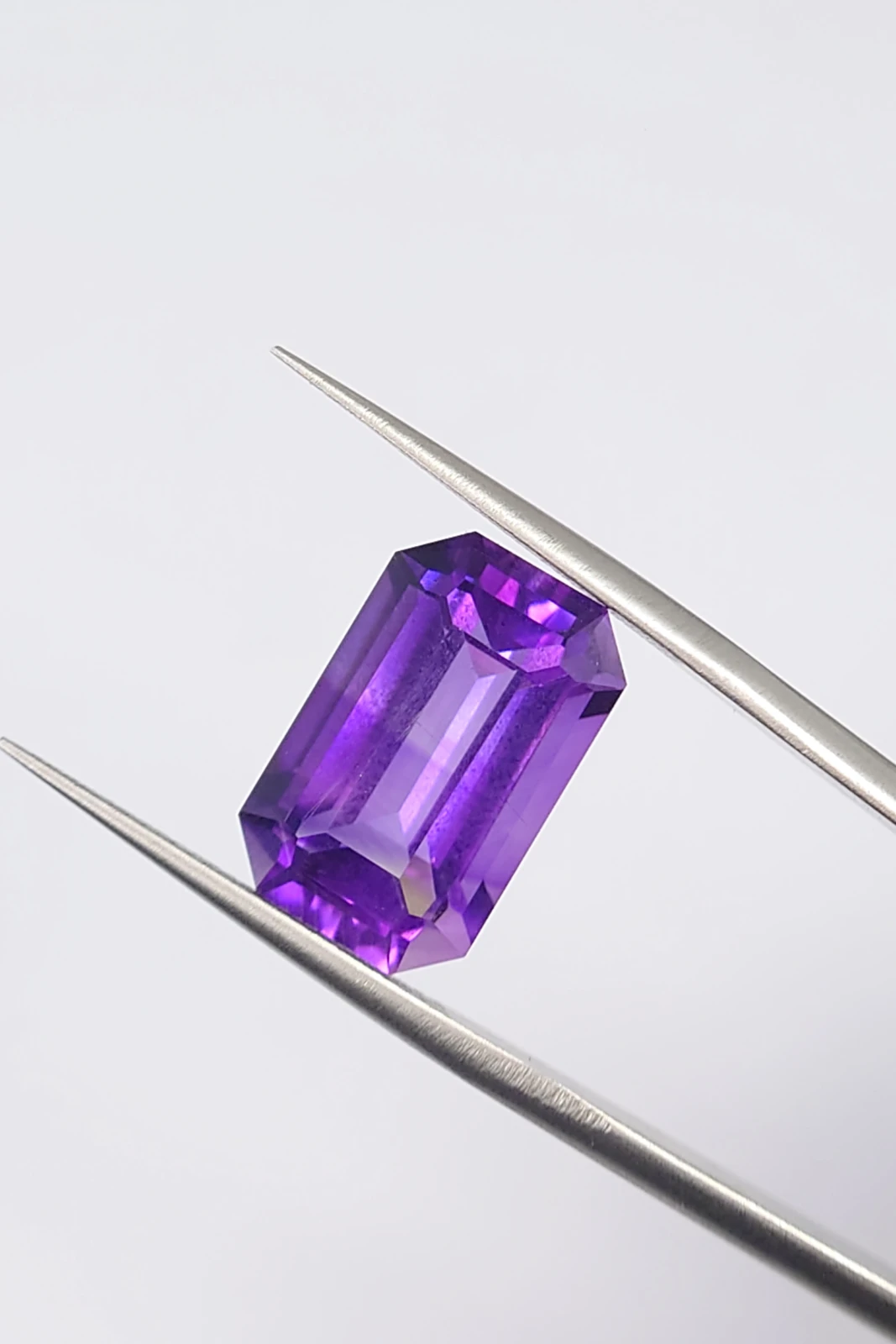 8.12 ct Natural Amethyst Emerald Cut loose Gemstone From Nigeria — view 4