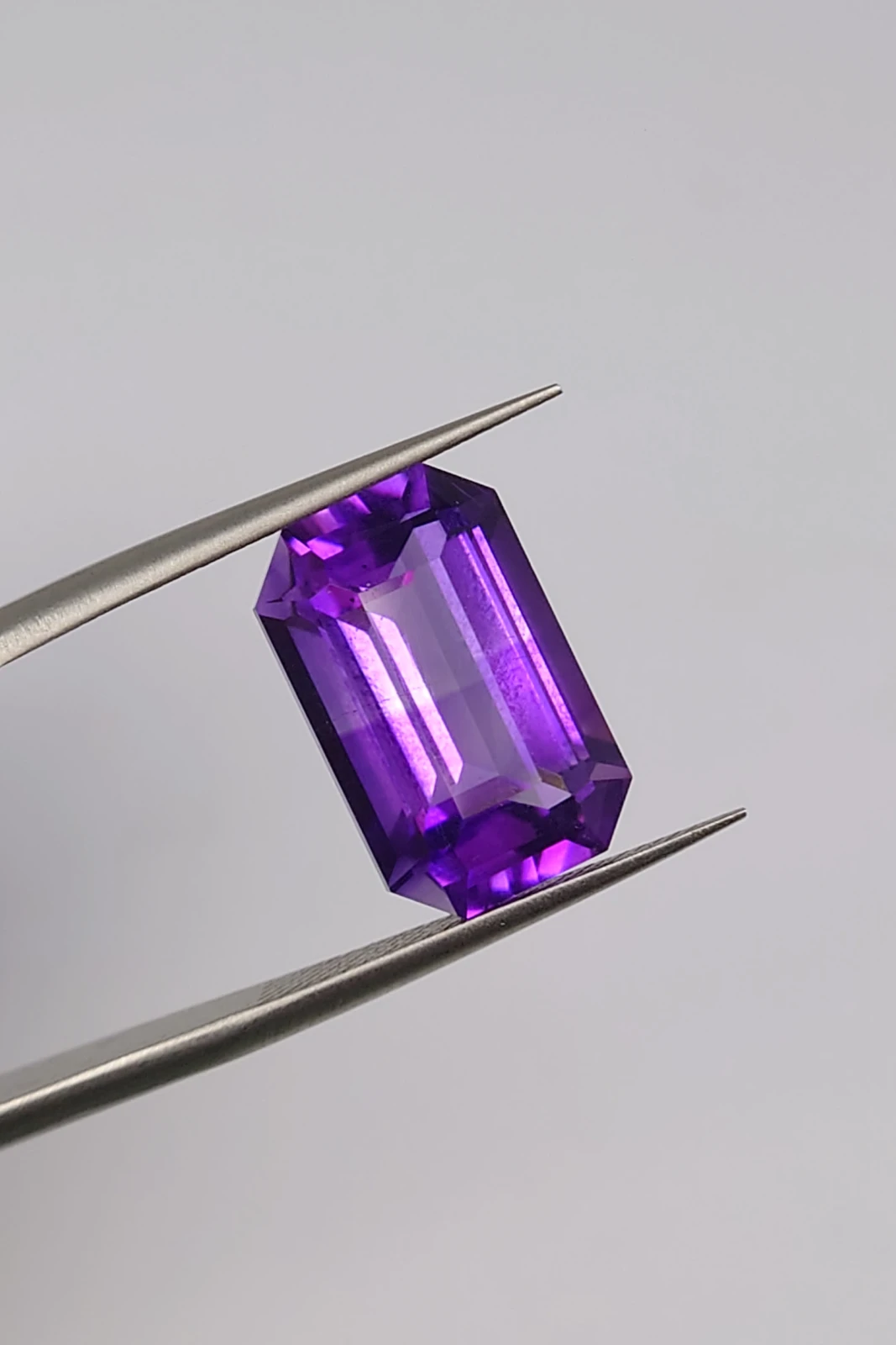 8.12 ct Natural Amethyst Emerald Cut loose Gemstone From Nigeria — view 3