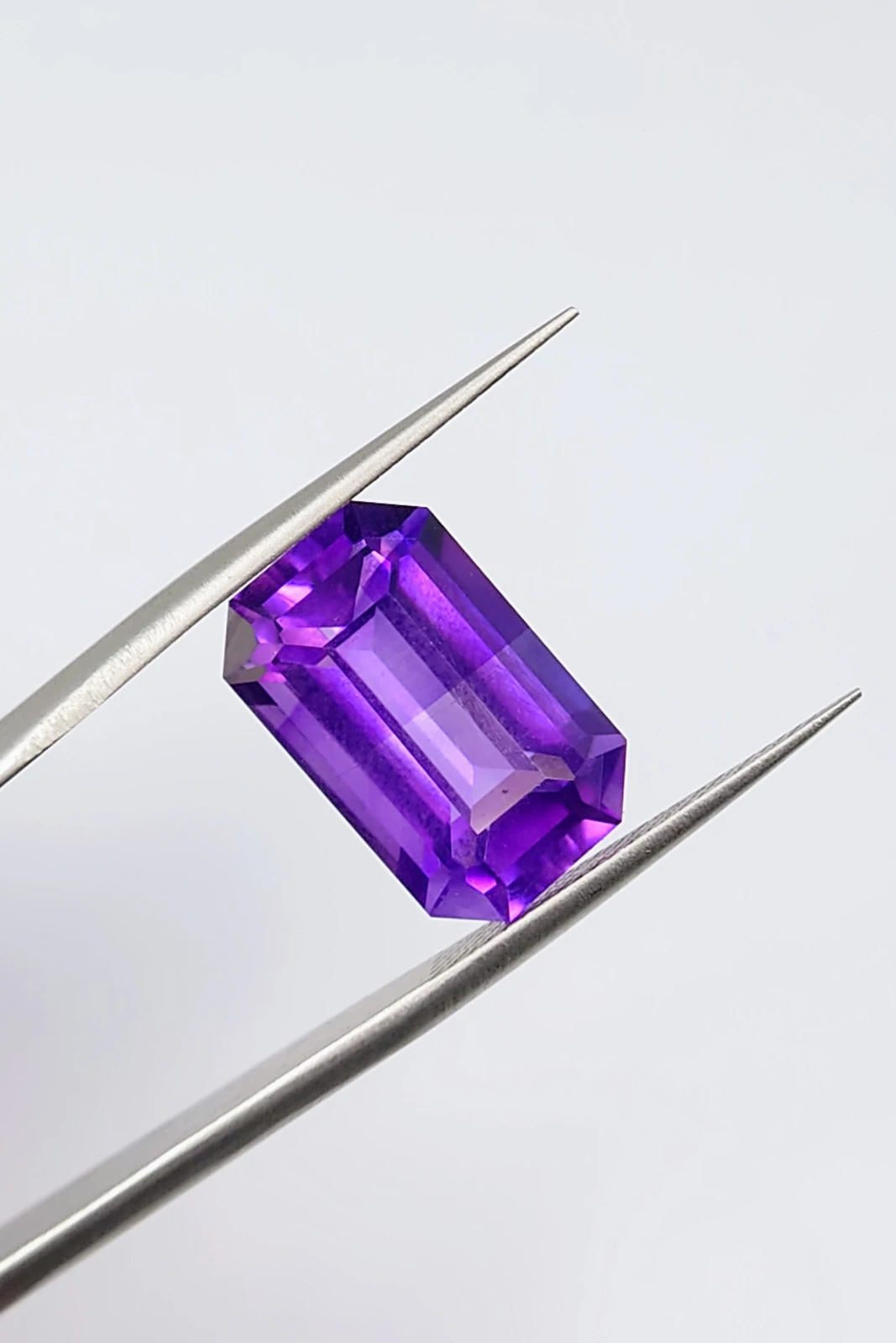 8.12 ct Natural Amethyst Emerald Cut loose Gemstone From Nigeria — view 5