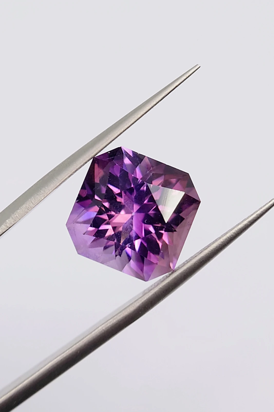 7 ct Natural Amethyst Square Barion Cut From Nigeria — view 1