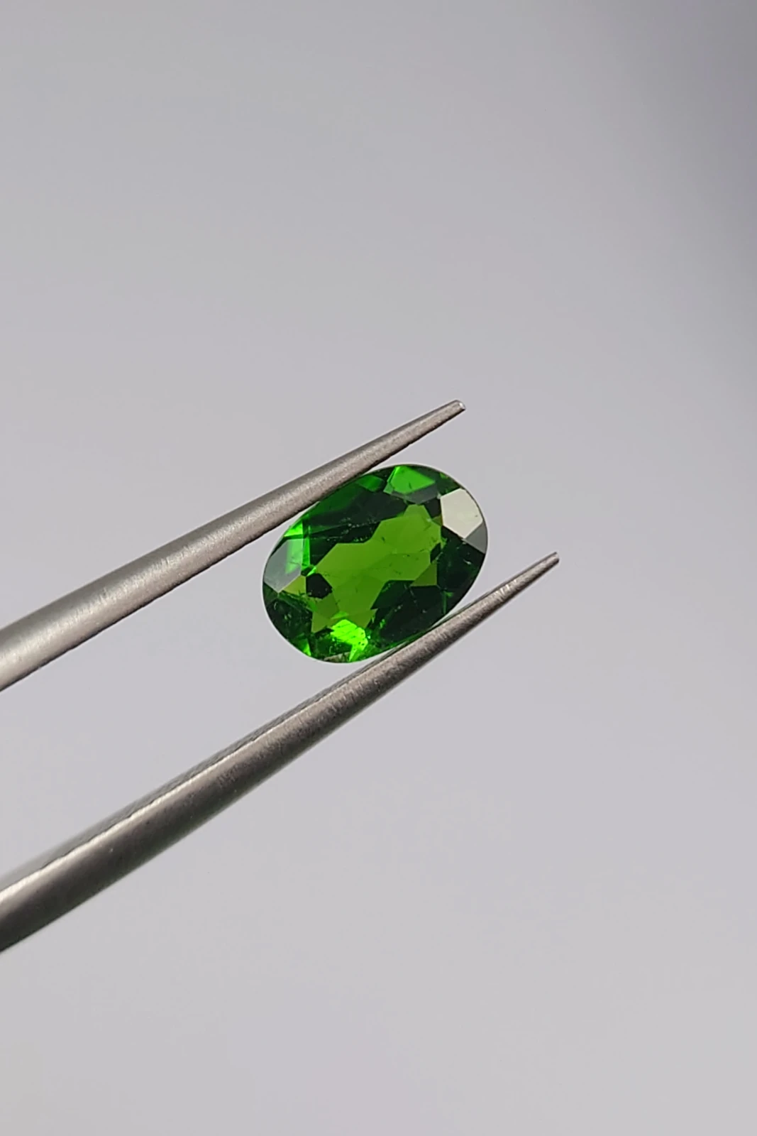 0.76ct Natural Oval Cut Chrome Diopside from Pakistan — view 1