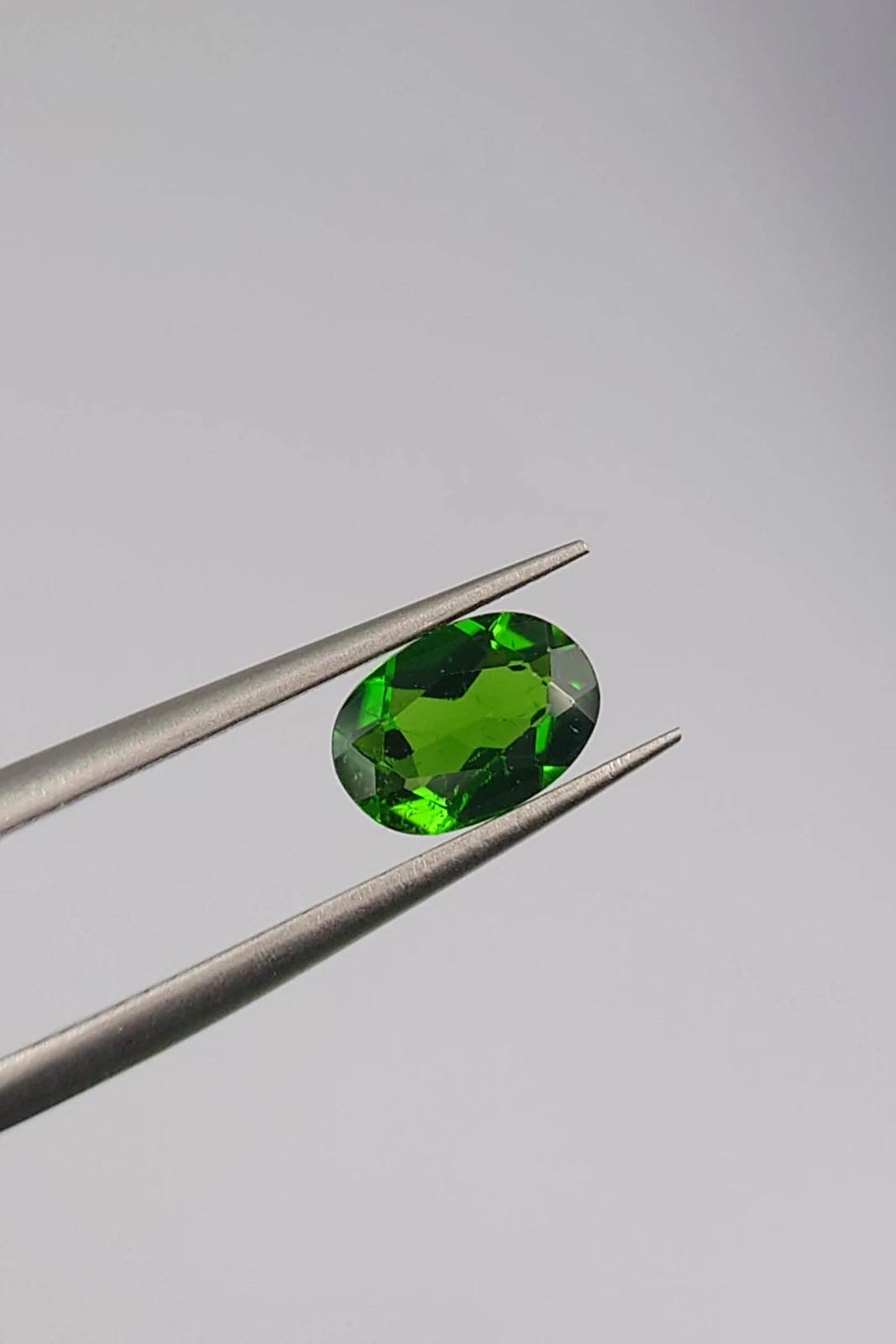 0.76ct Natural Oval Cut Chrome Diopside from Pakistan — view 3