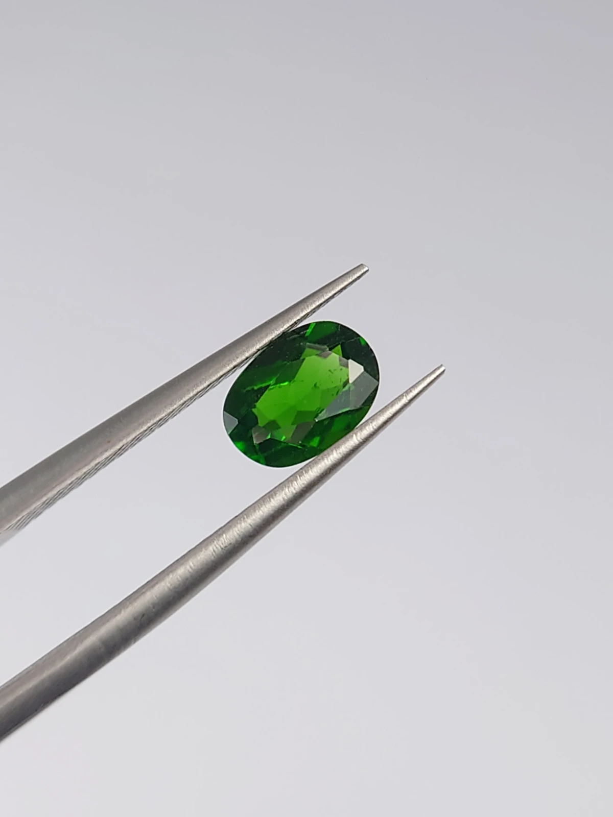 0.88ct Natural Oval Cut Chrome Diopside from Pakistan — view 1