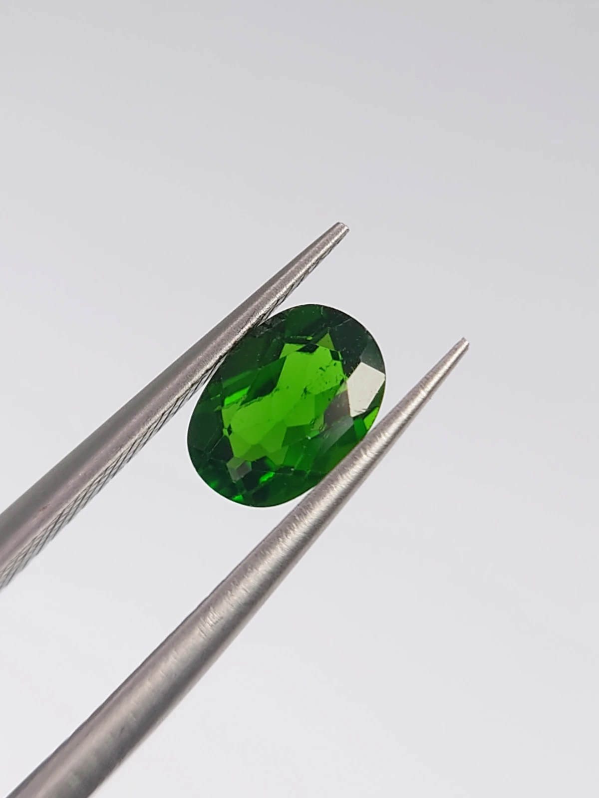 0.88ct Natural Oval Cut Chrome Diopside from Pakistan — view 3