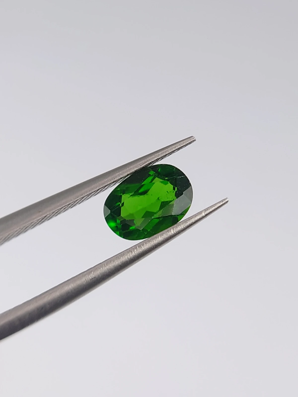 0.88ct Natural Oval Cut Chrome Diopside from Pakistan — view 4